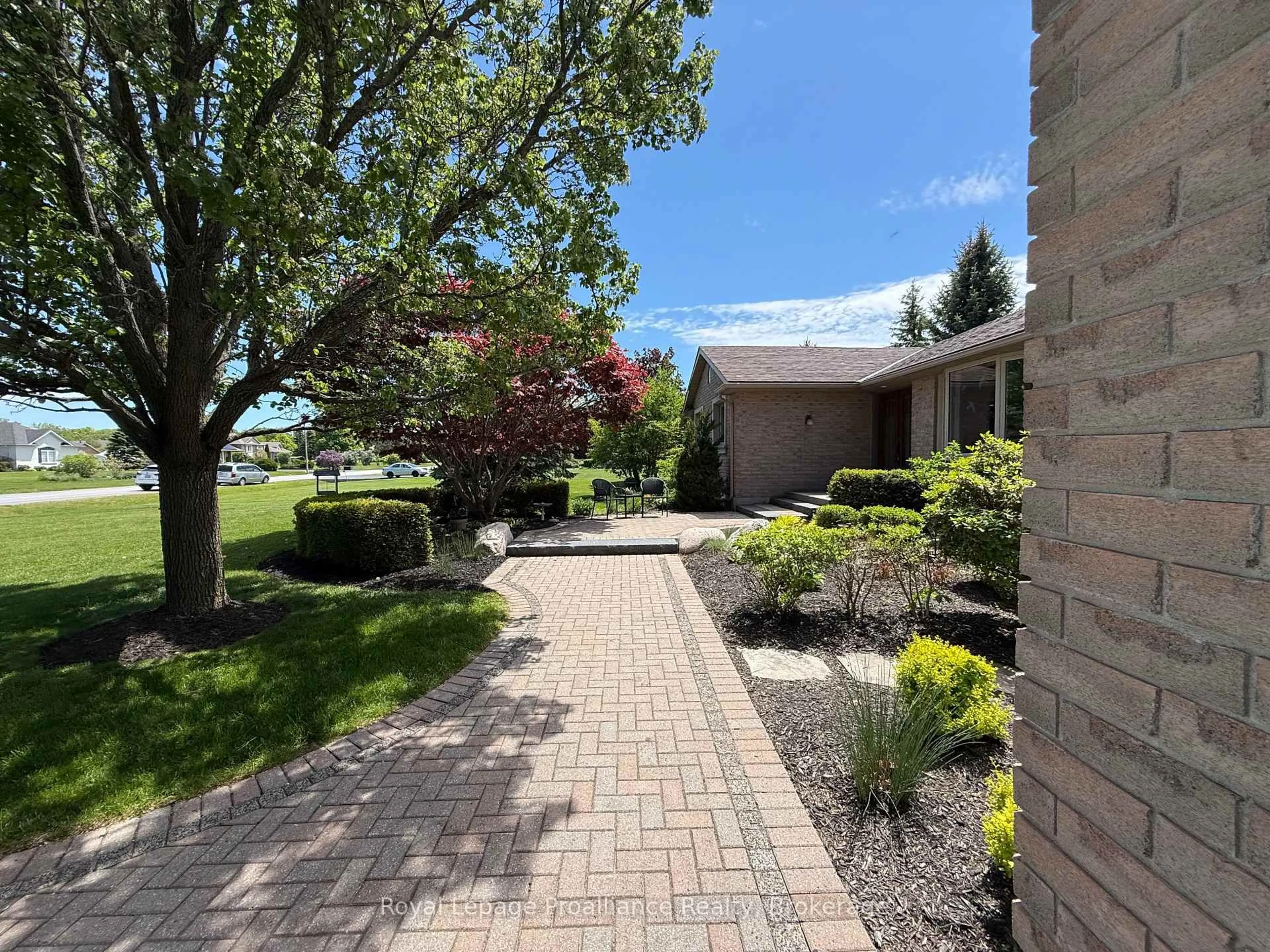 Unknown for 100 Bay Breeze St, Prince Edward County Ontario K8N 0L4
