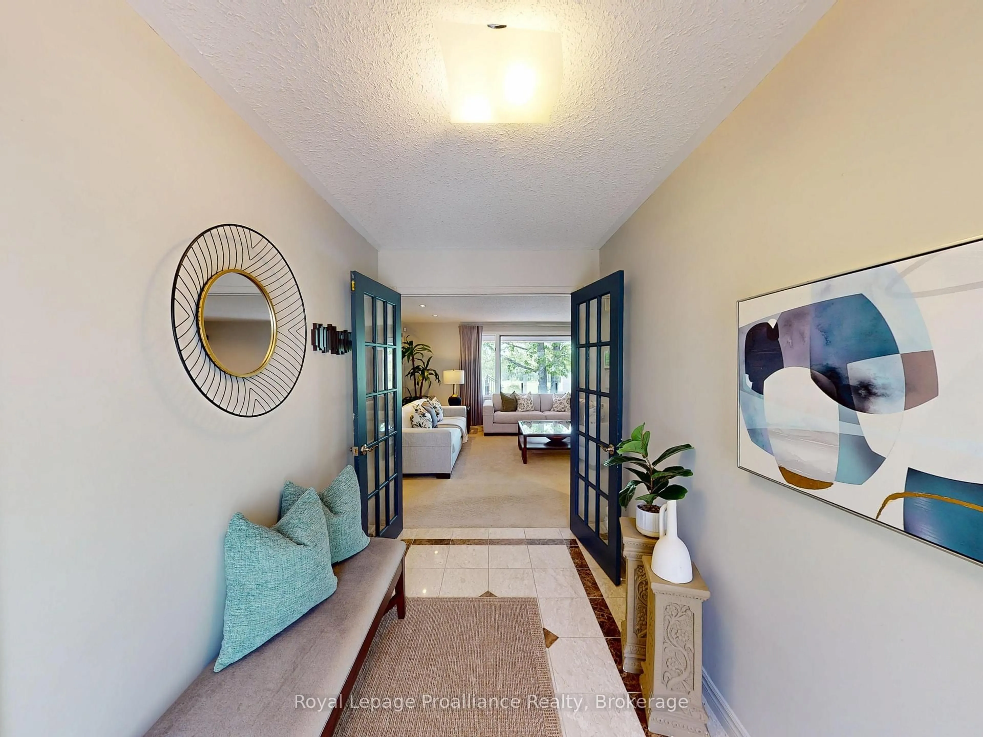Indoor entryway for 100 Bay Breeze St, Prince Edward County Ontario K8N 0L4