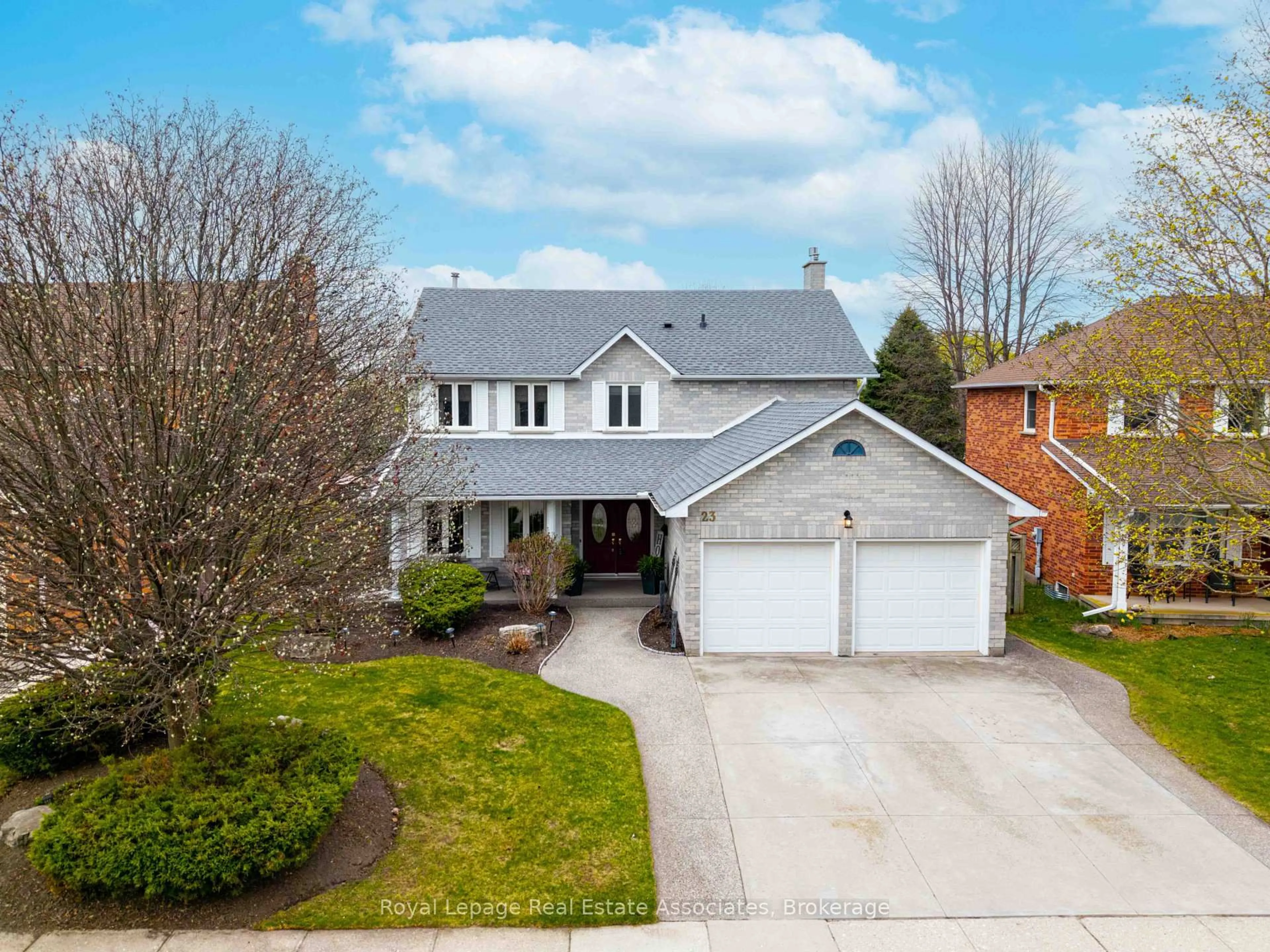 A pic from outside/outdoor area/front of a property/back of a property/a pic from drone, street for 23 Handorf Dr, Cambridge Ontario N3C 3Y2
