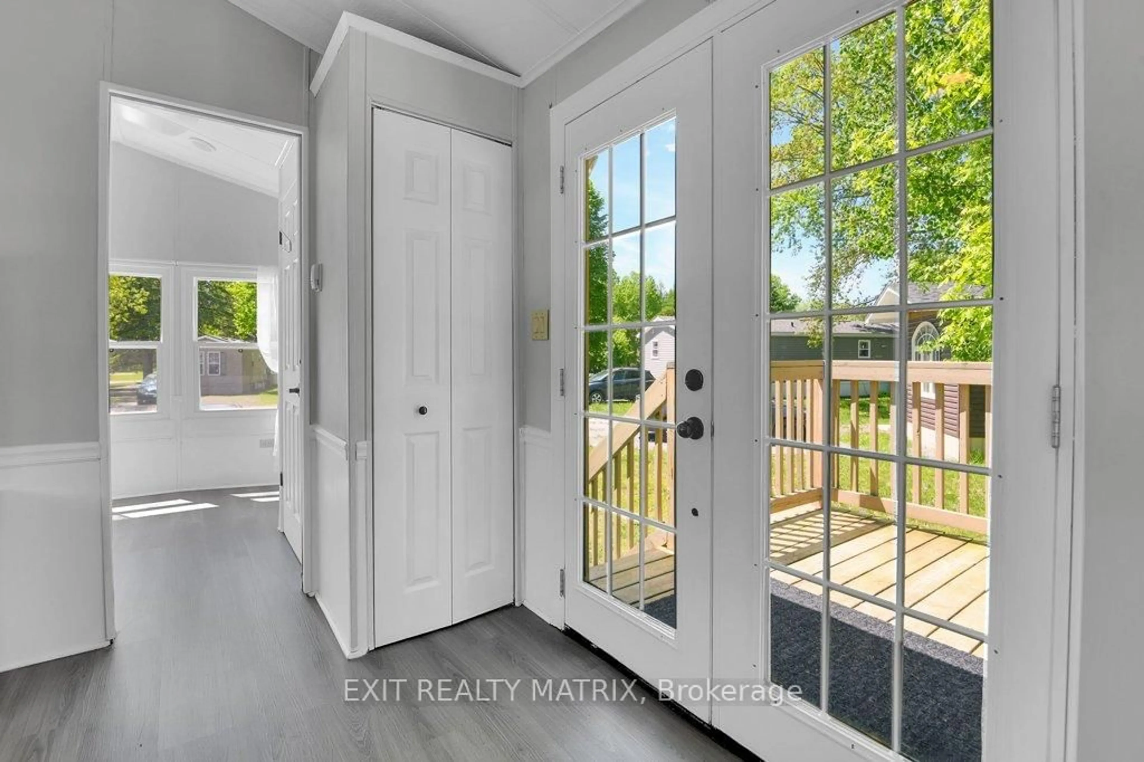 Indoor entryway for 1376 Tigerlily Private, Ottawa Ontario K0A 1V0