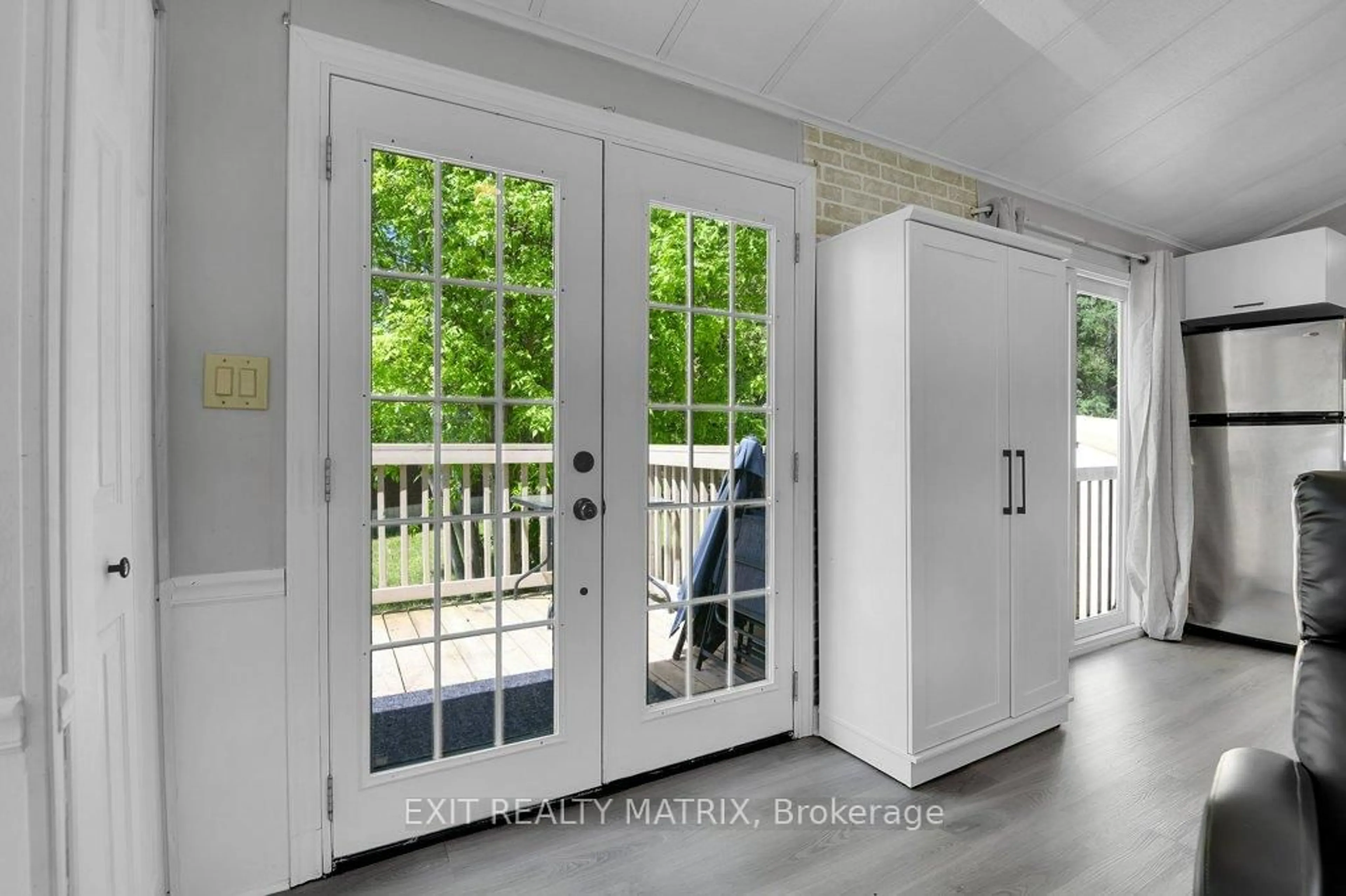 Indoor entryway for 1376 Tigerlily Private, Ottawa Ontario K0A 1V0