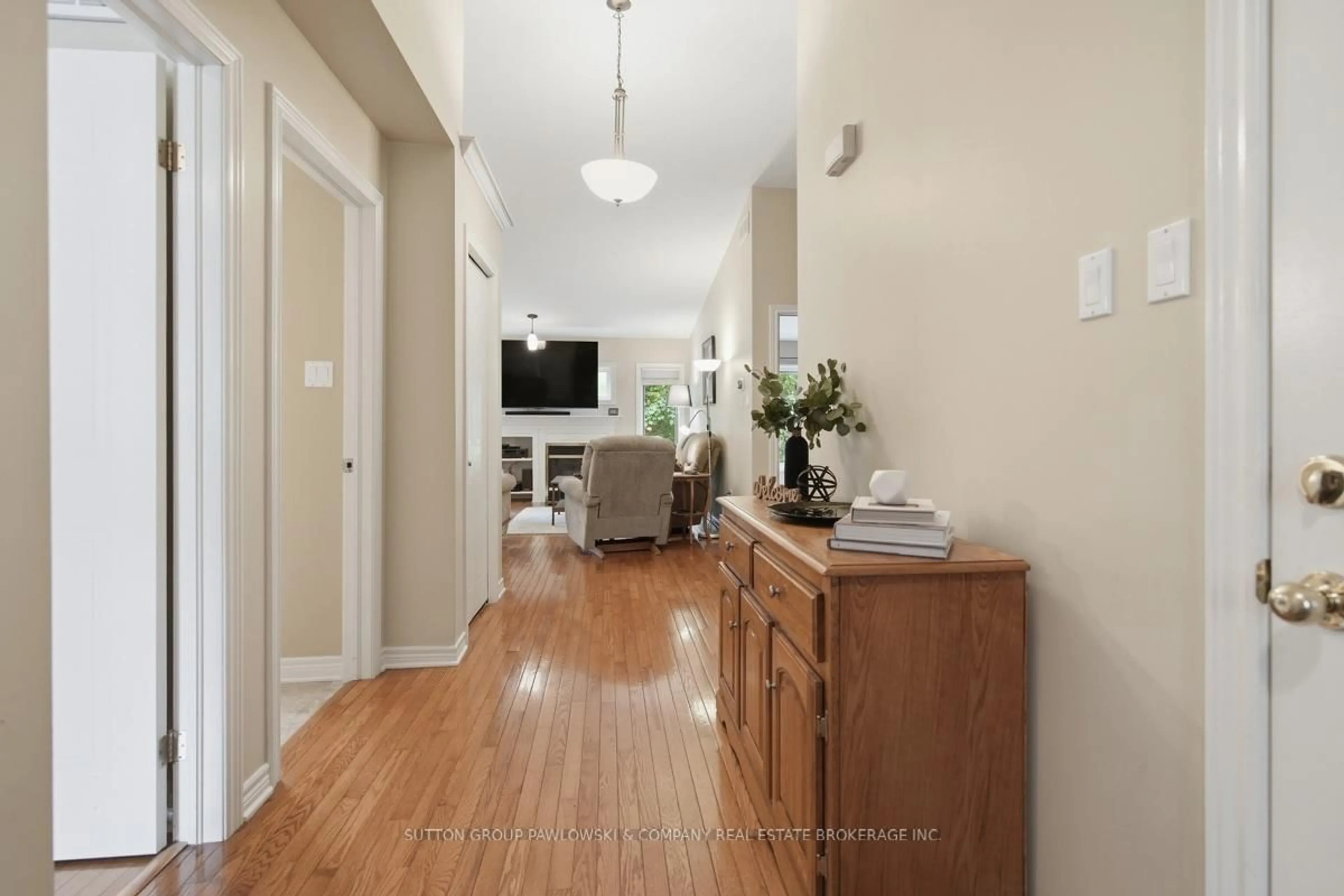 Indoor entryway for 1241 HAMILTON Rd #64, London East Ontario N5W 6B3