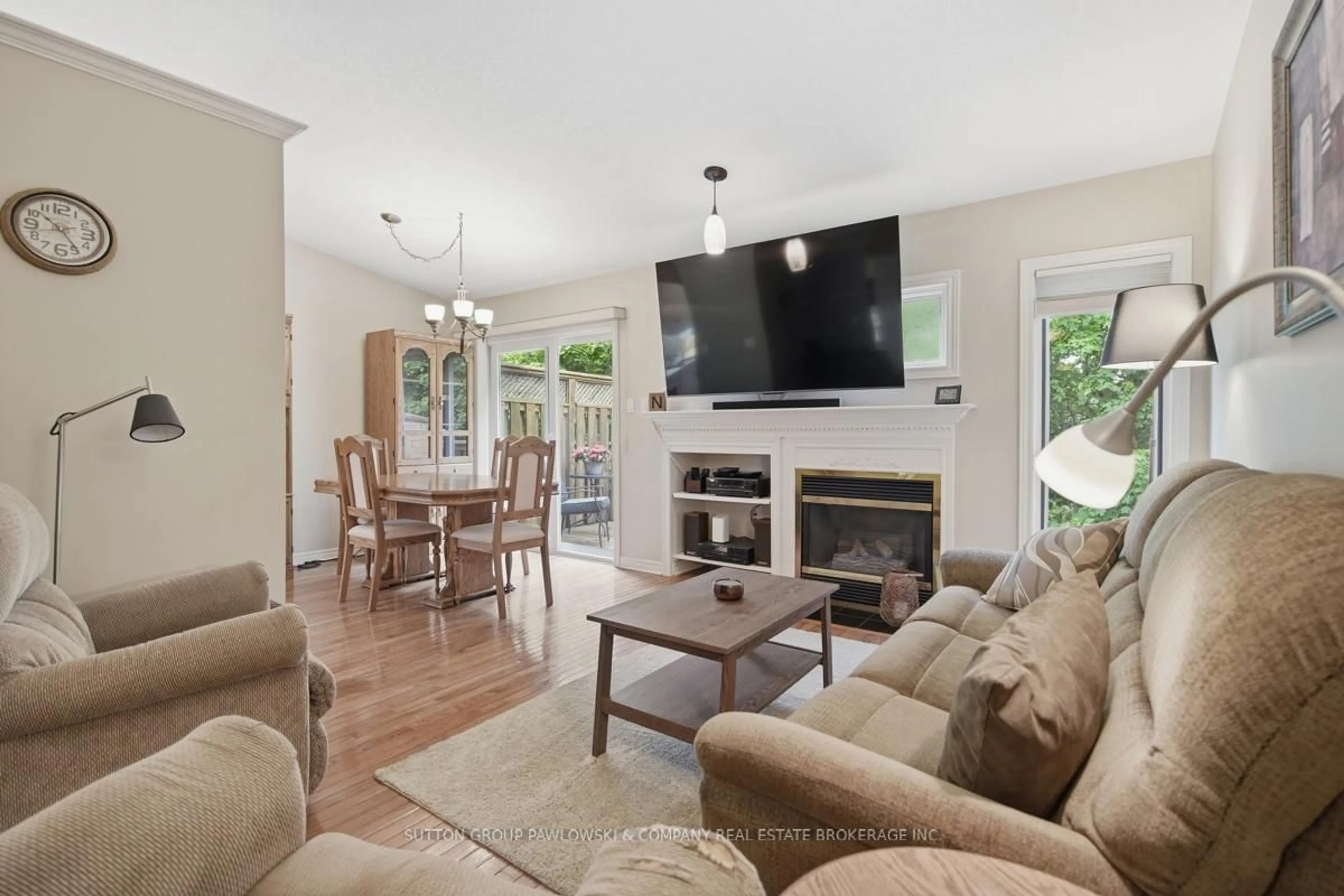 Living room with furniture, unknown for 1241 HAMILTON Rd #64, London East Ontario N5W 6B3