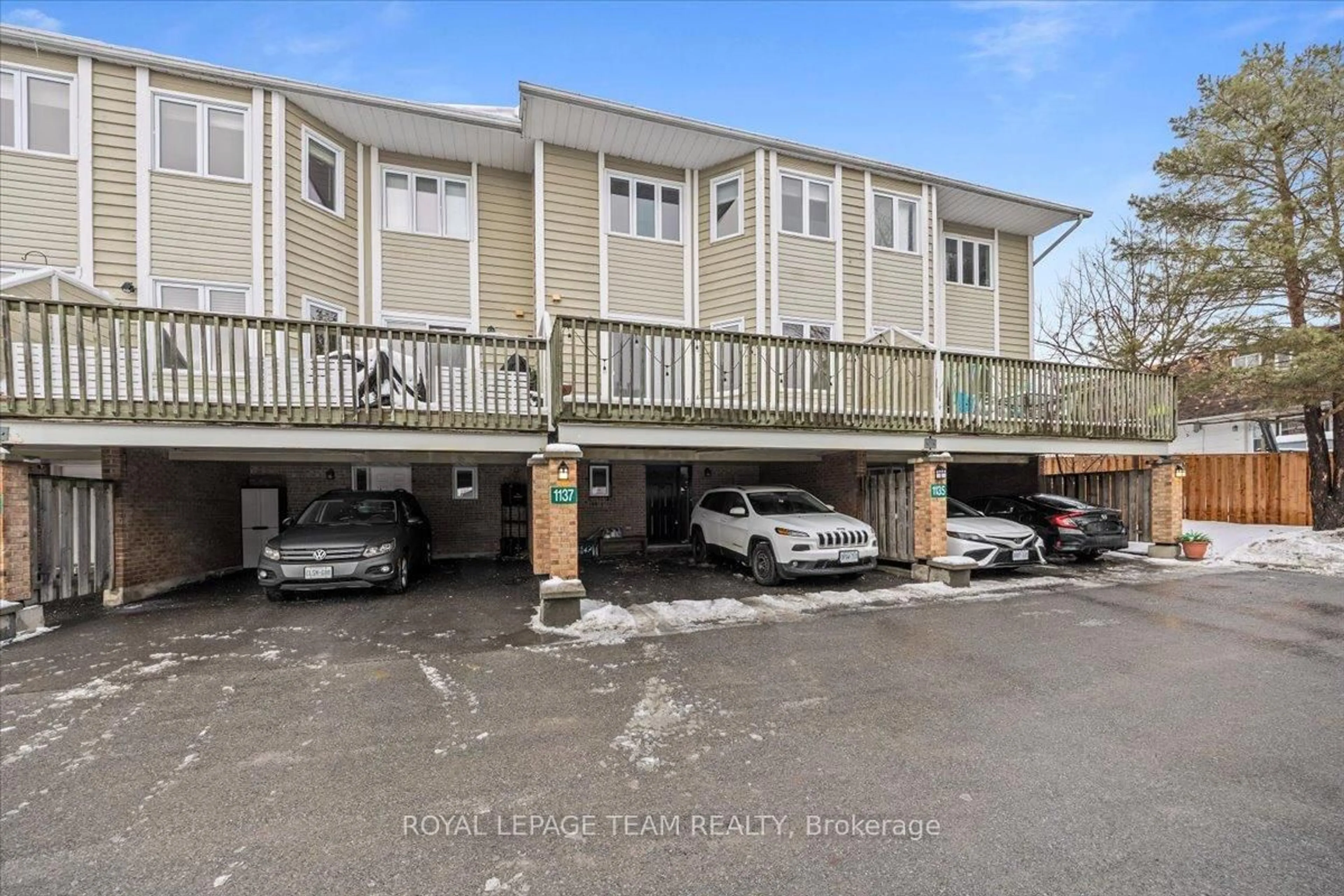 Parking for 1137 Chimney Hill Way, Ottawa Ontario K1J 8Z7