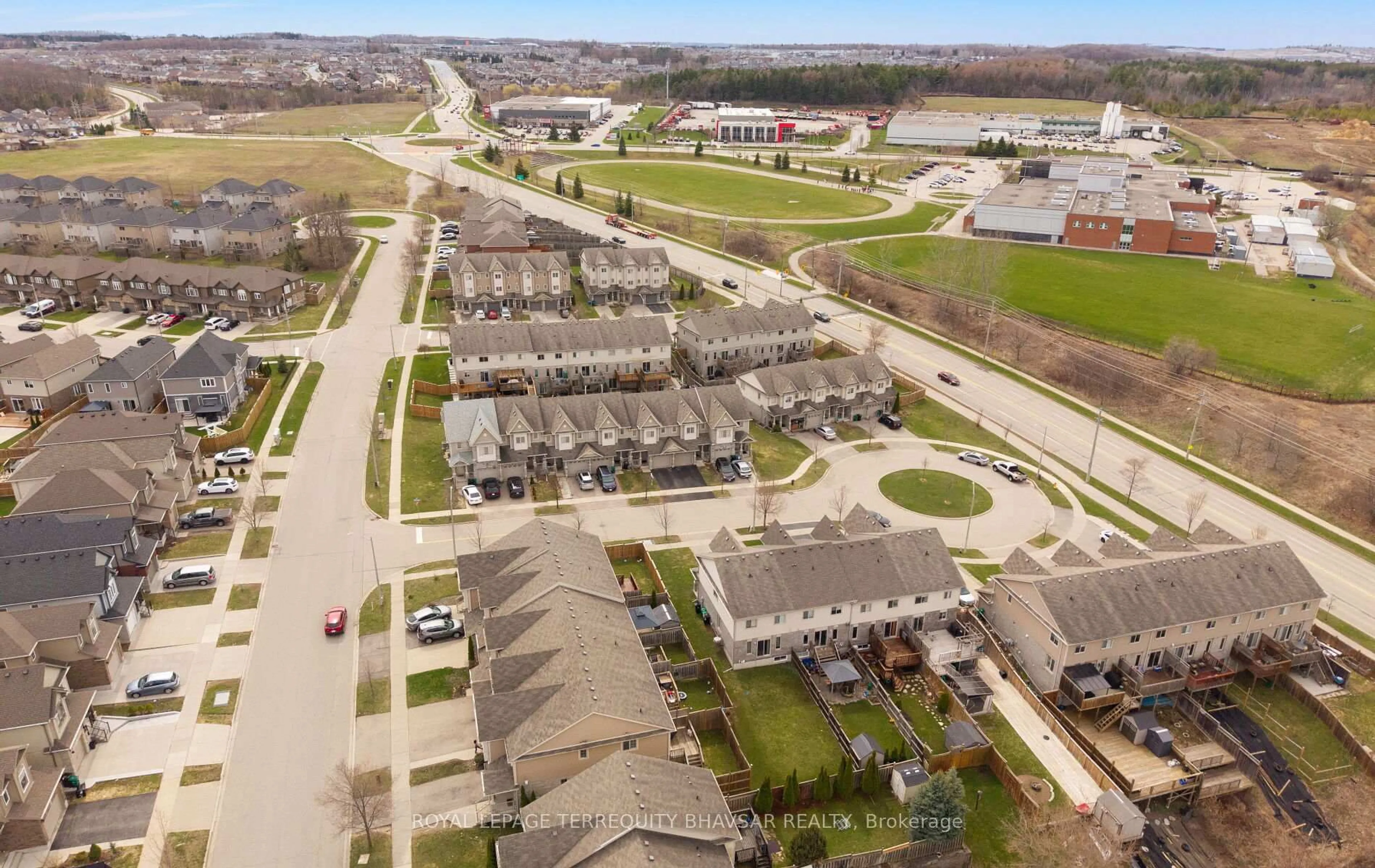 A pic from outside/outdoor area/front of a property/back of a property/a pic from drone, street for 509 Northbrook Pl, Kitchener Ontario N2R 0A3