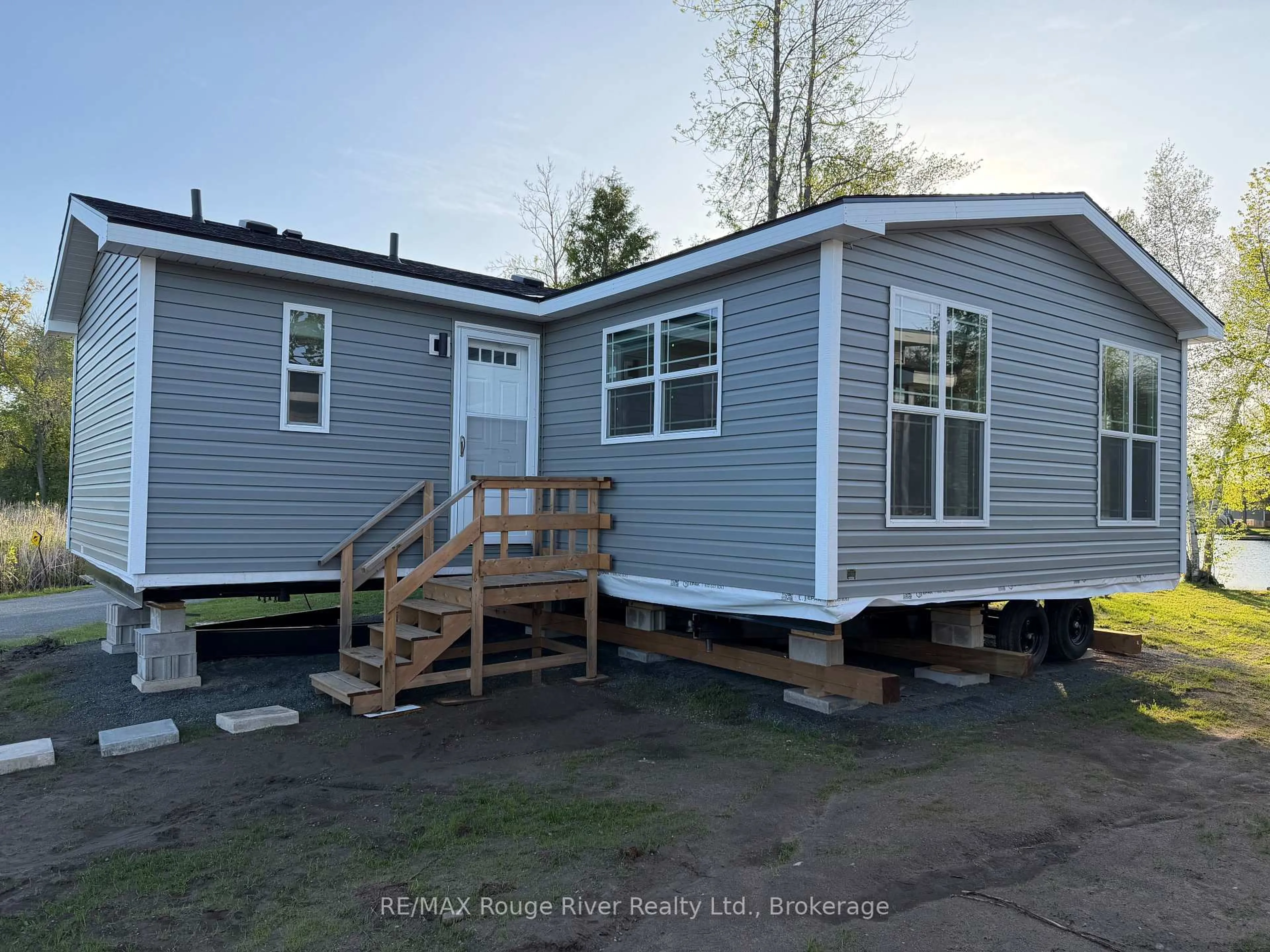 Home with vinyl exterior material, building for 160 Terrace Rd, Limoges Ontario K0K 2M0