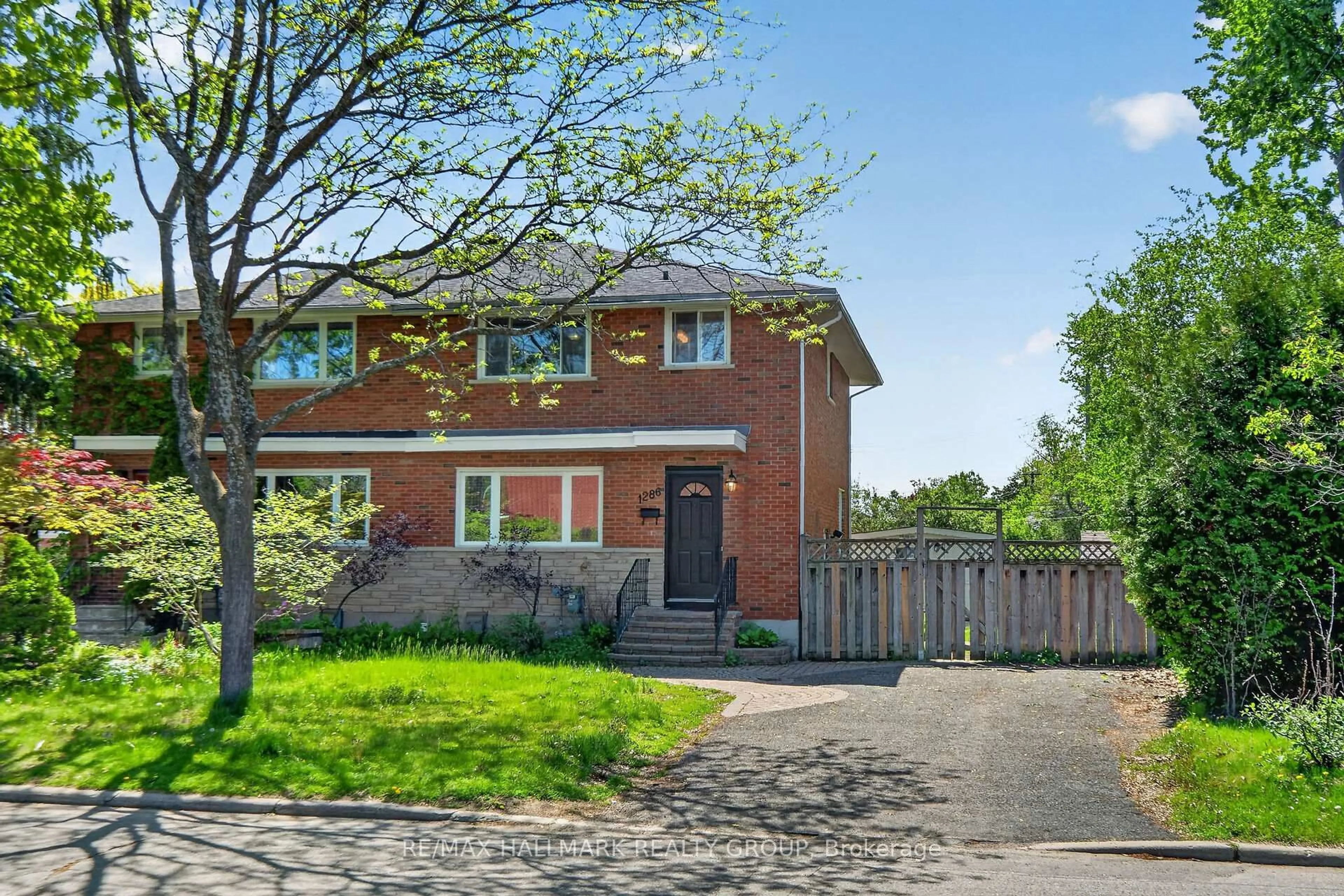 Home with brick exterior material, street for 1286 Bonnie Cres, Ottawa Ontario K2C 2A2
