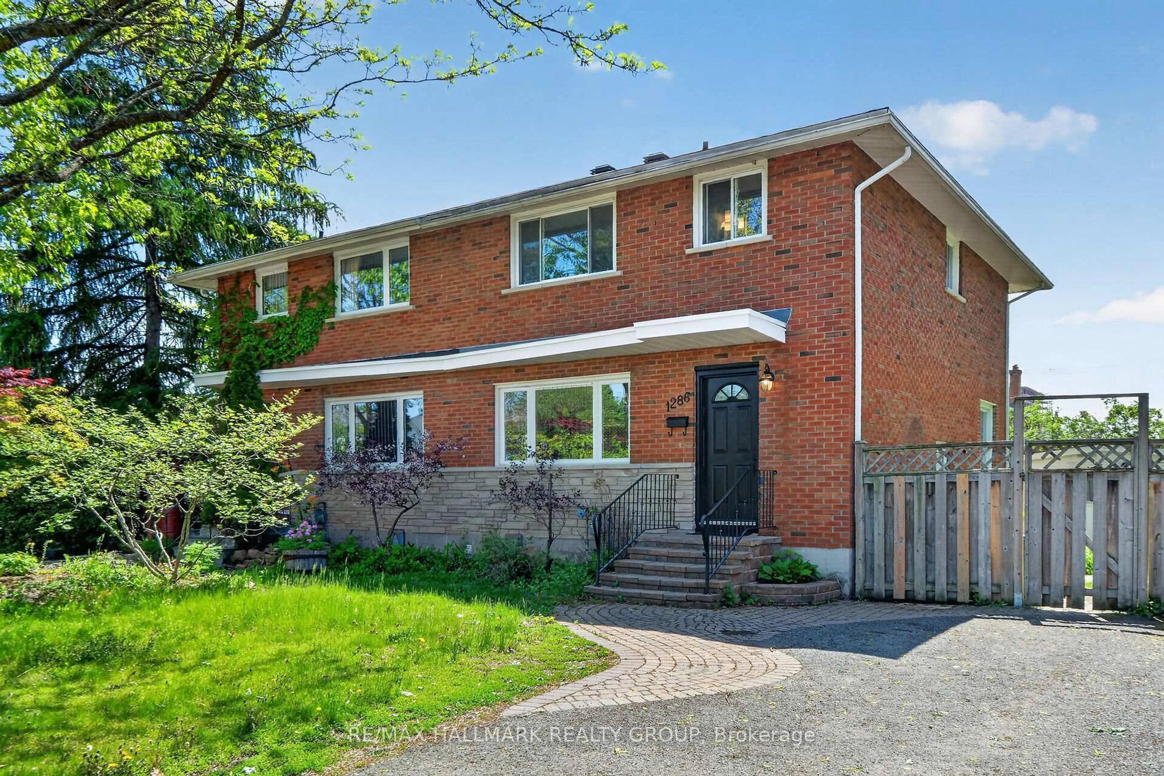 Home with brick exterior material, street for 1286 Bonnie Cres, Ottawa Ontario K2C 2A2