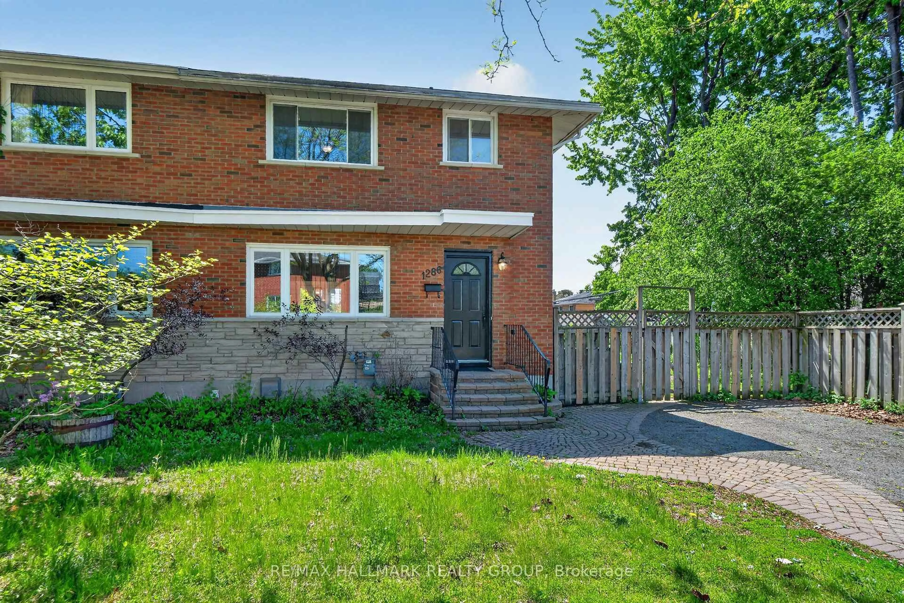 Home with brick exterior material, street for 1286 Bonnie Cres, Ottawa Ontario K2C 2A2