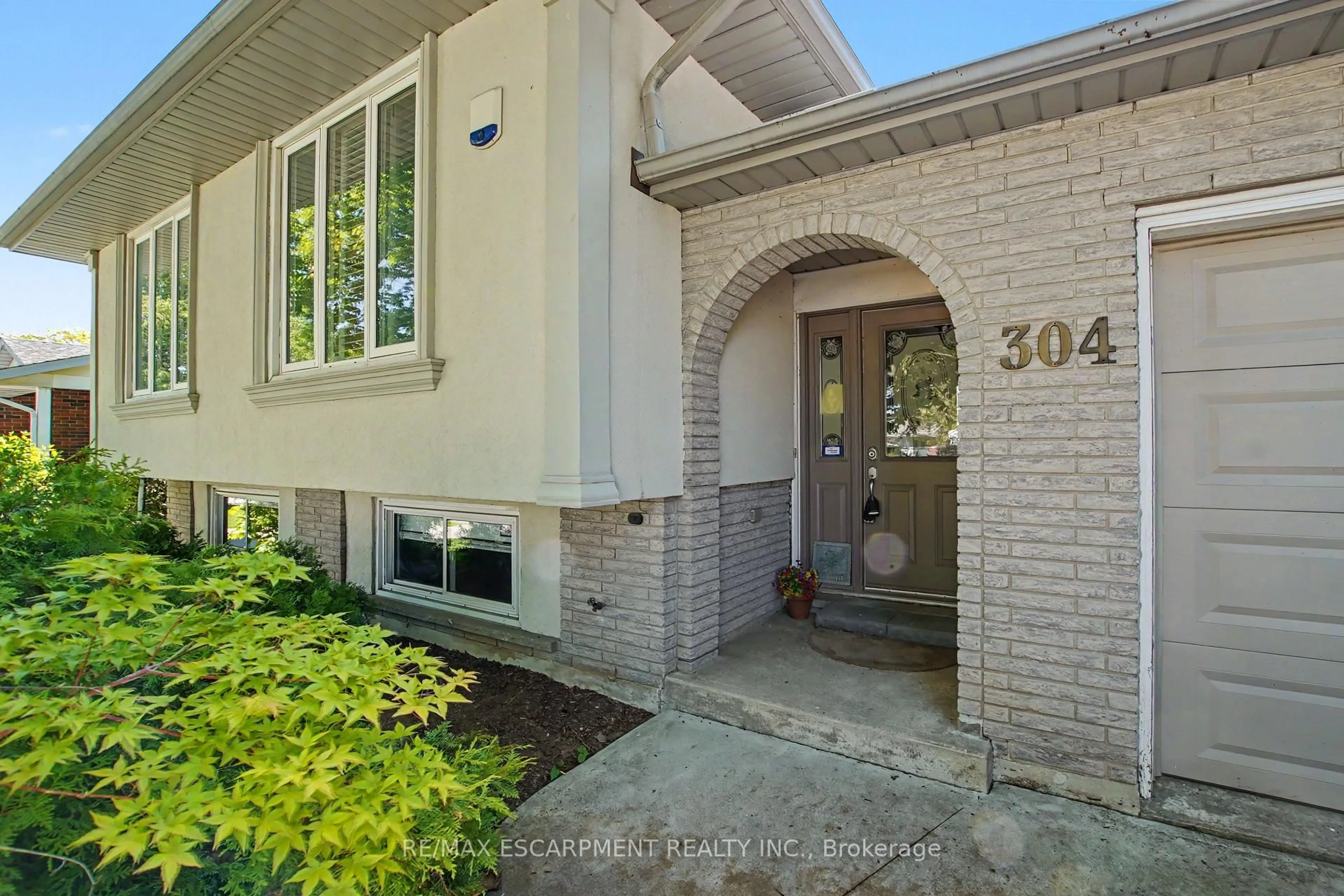 Unknown for 304 St Andrews Dr, Hamilton Ontario L8K 5K4