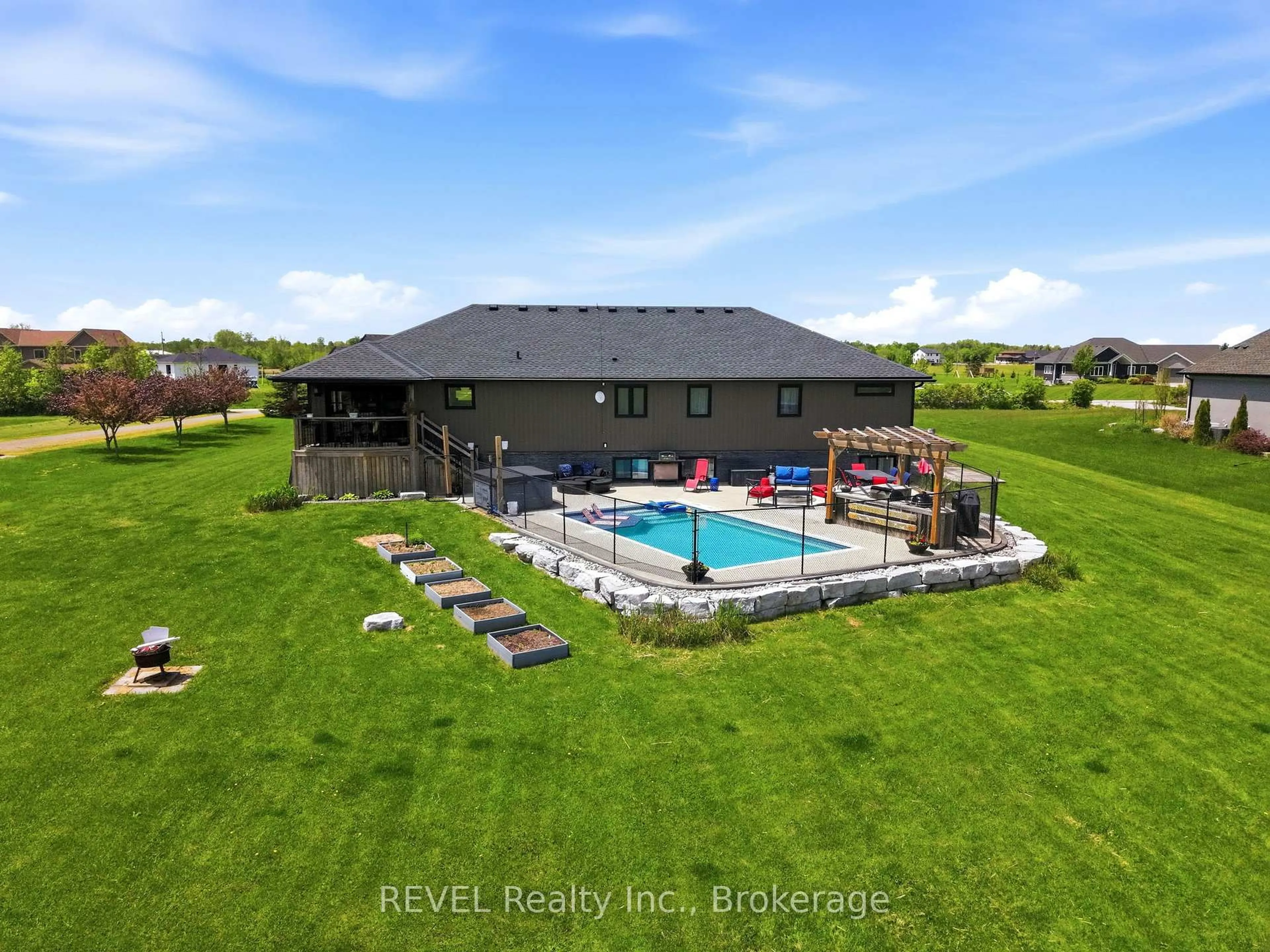 A pic from outside/outdoor area/front of a property/back of a property/a pic from drone, water/lake/river/ocean view for 221 Farr St, Pelham Ontario L0S 1C0