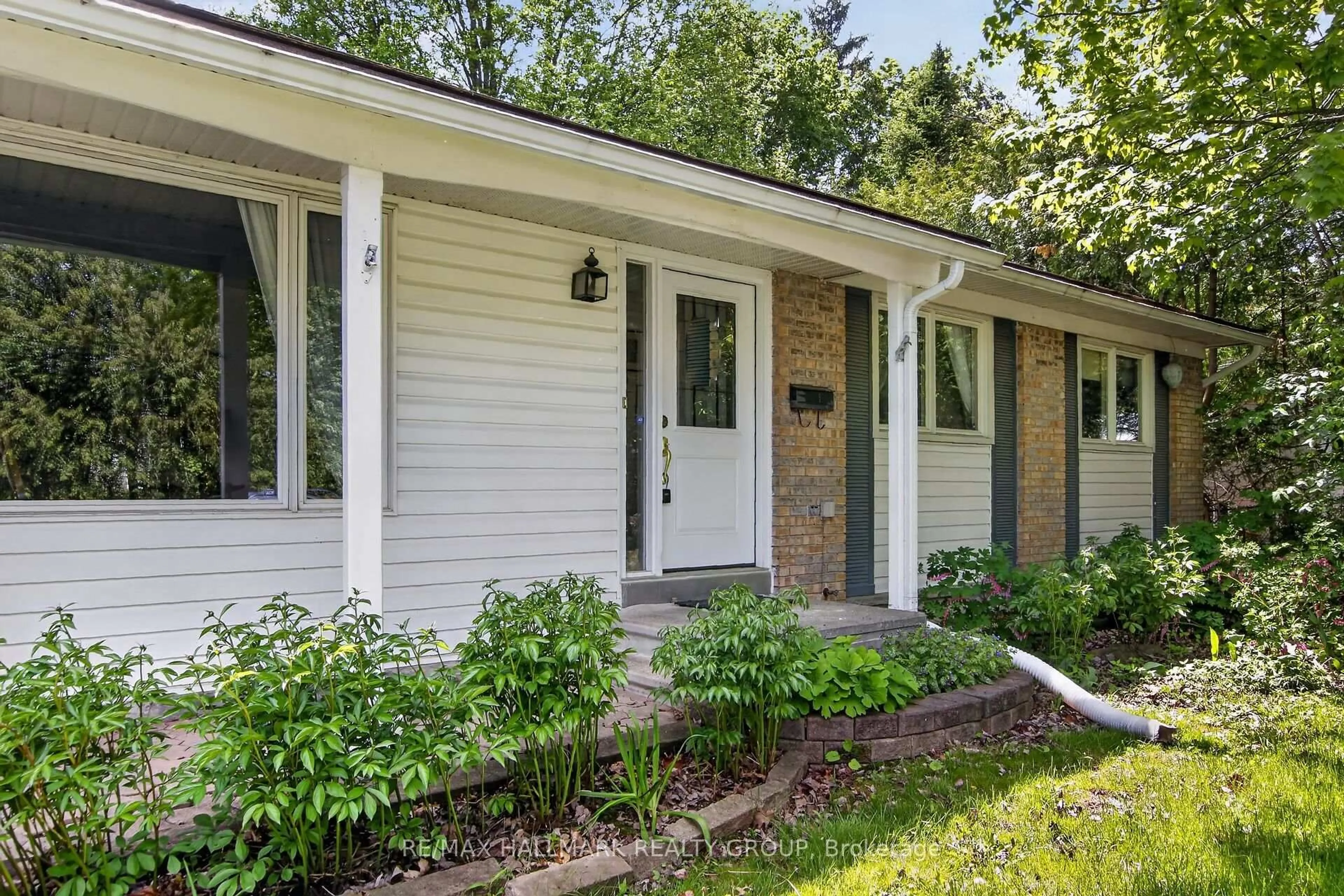Home with brick exterior material, street for 41 Parkmount Cres, Ottawa Ontario K2H 5T3