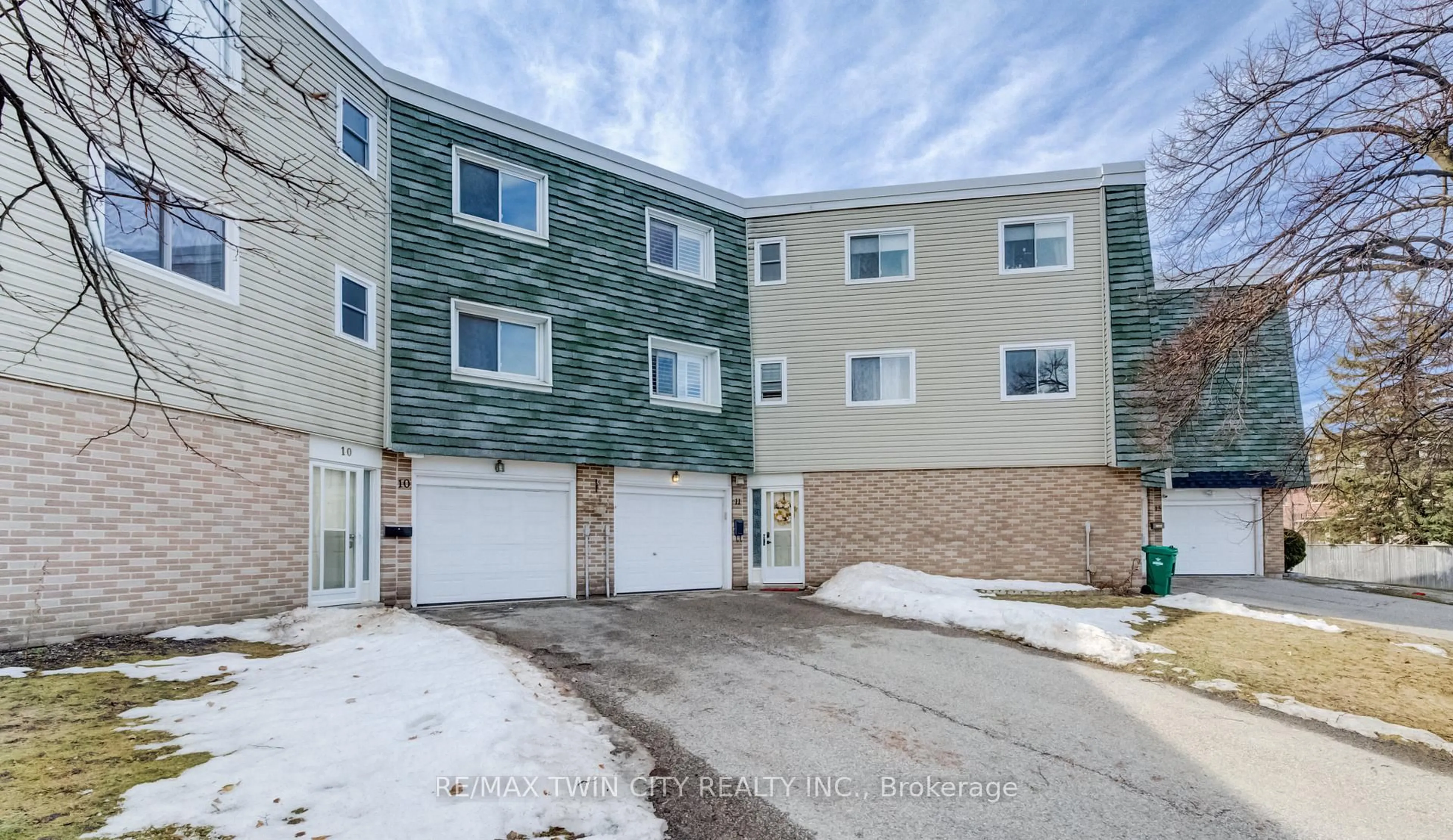 Unknown for 60 Elmsdale Dr #11, Kitchener Ontario N2E 2G4