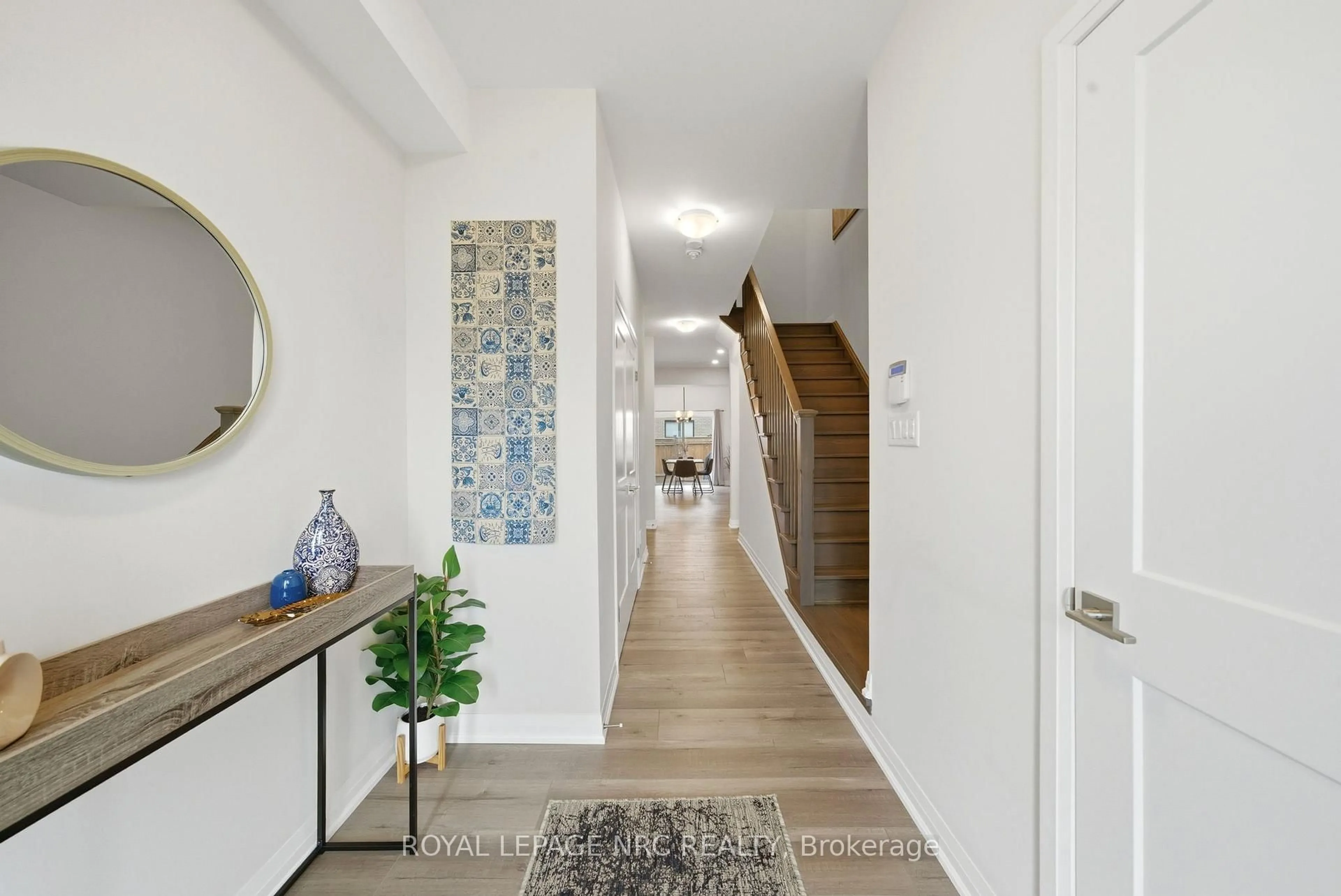 Indoor entryway for 112 Jayla Lane, West Lincoln Ontario L0R 2A0