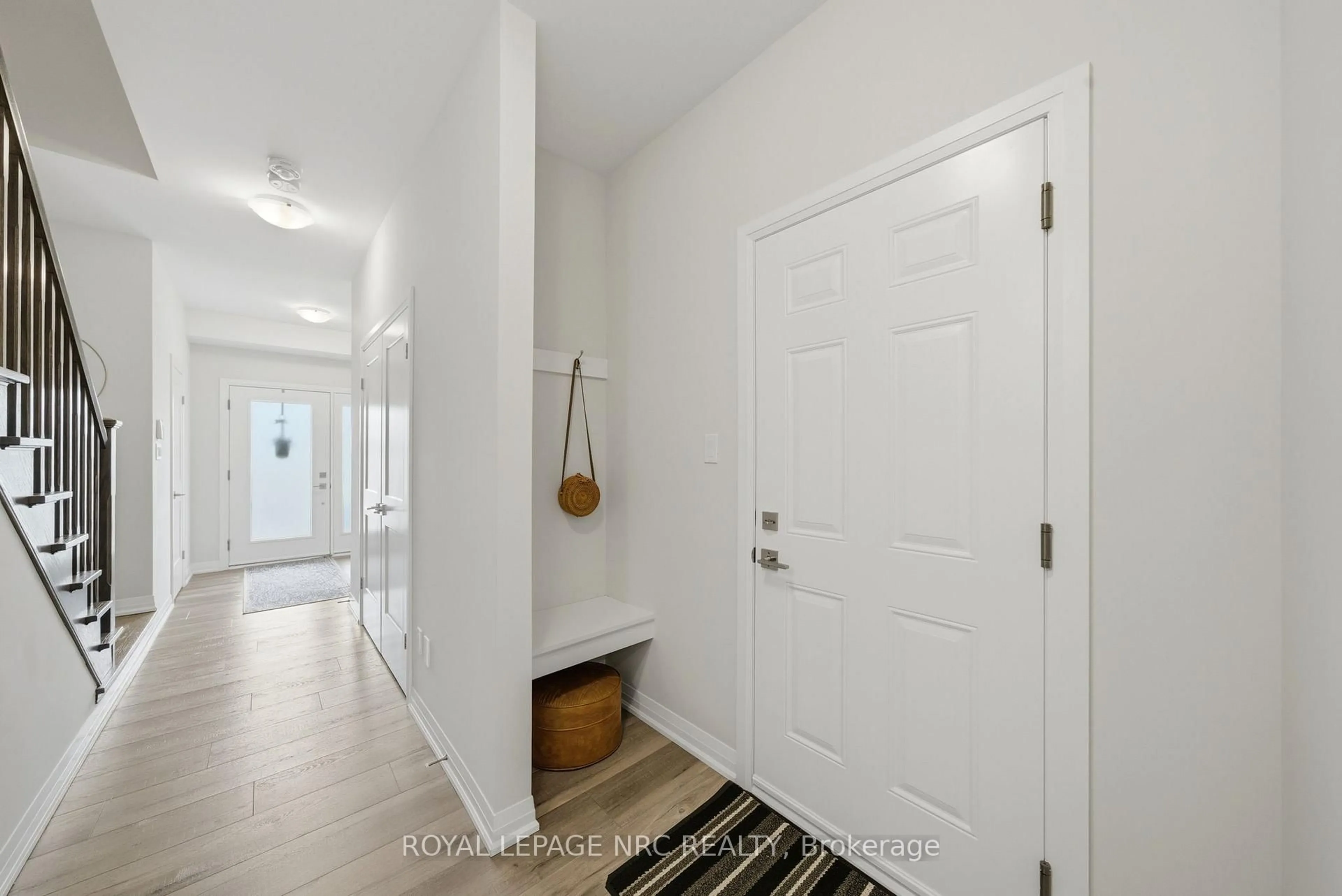 Indoor entryway for 112 Jayla Lane, West Lincoln Ontario L0R 2A0