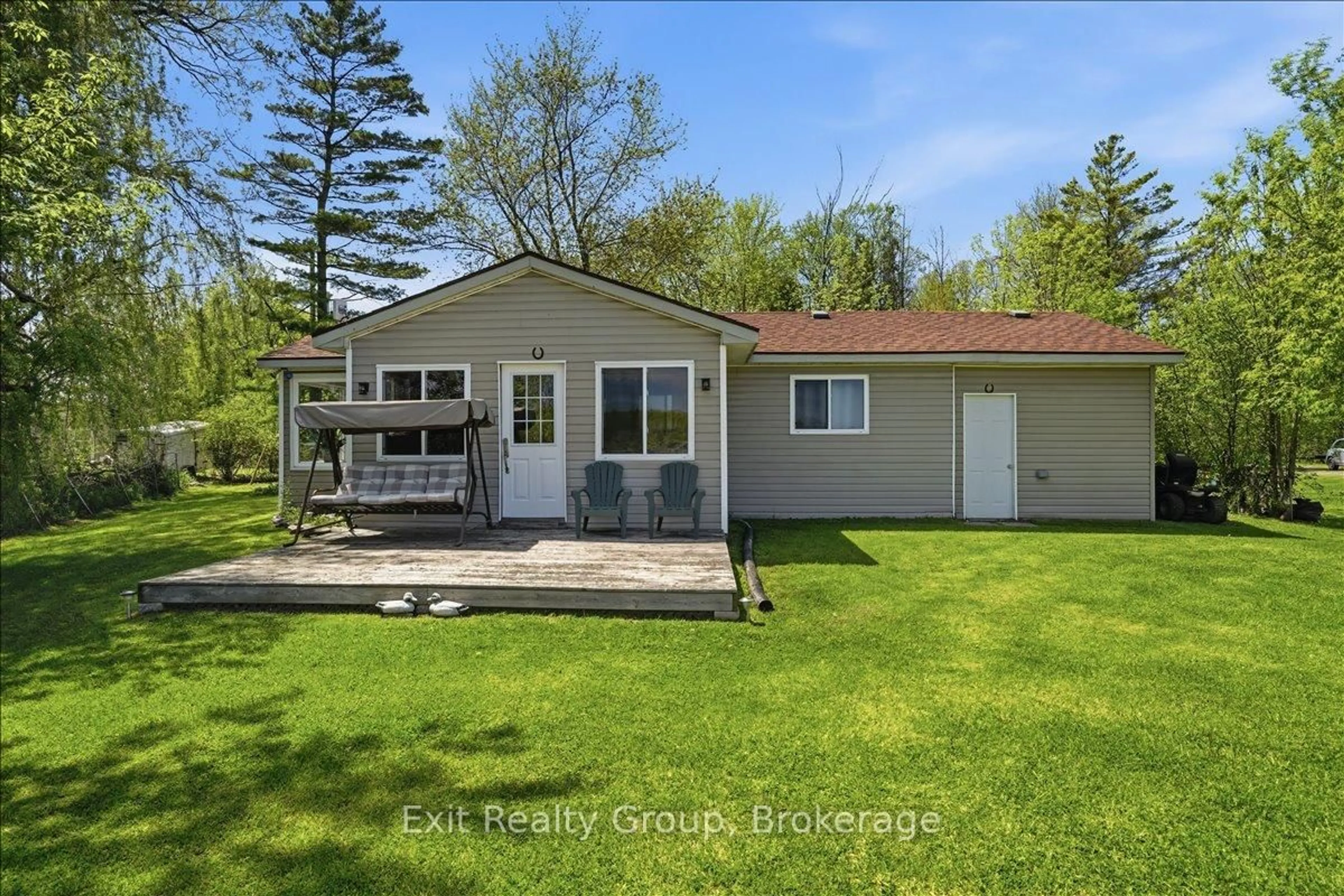 A pic from outside/outdoor area/front of a property/back of a property/a pic from drone, water/lake/river/ocean view for 33 Willow Point Rd, Brighton Ontario K0K 1H0