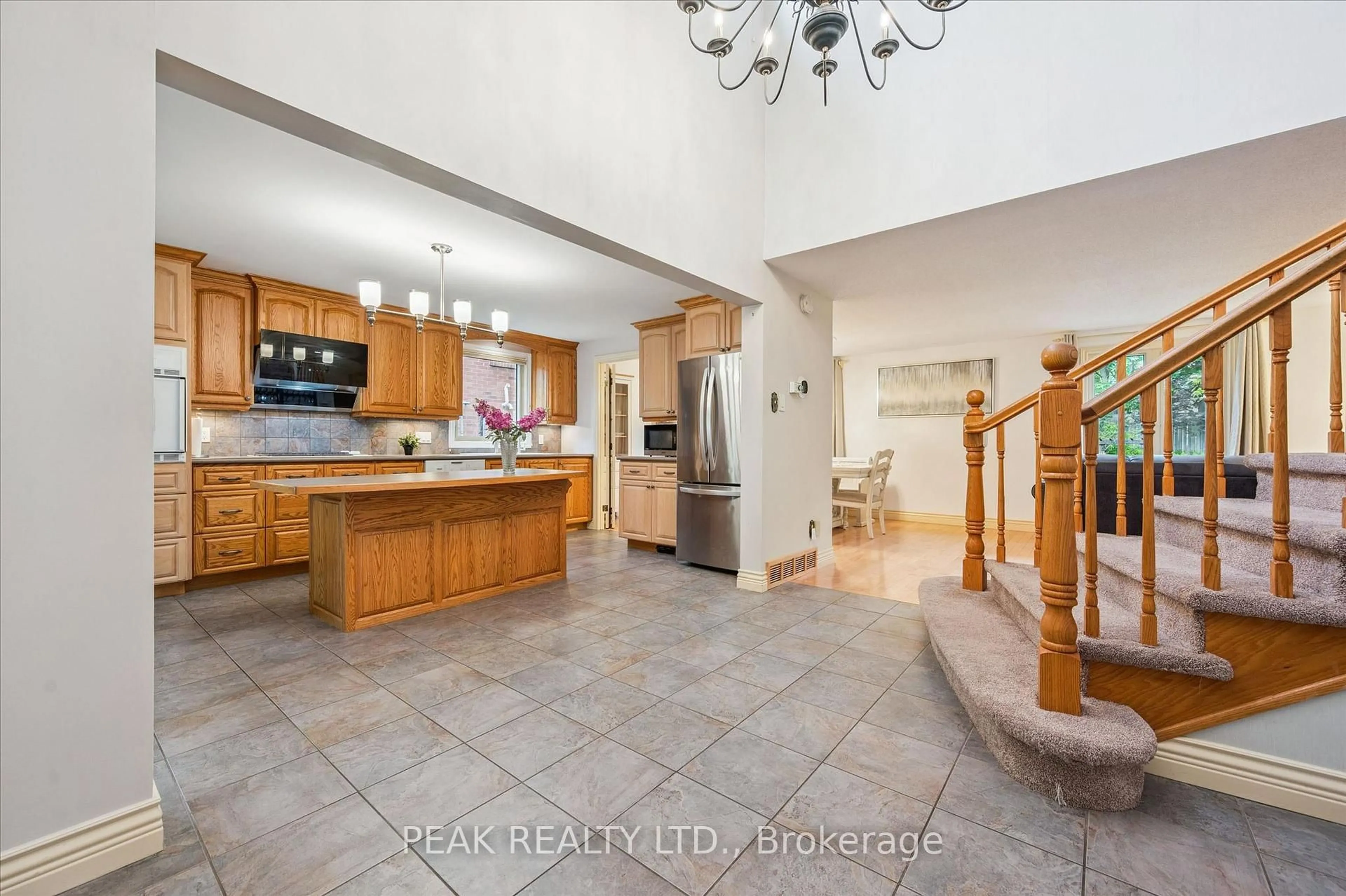 Open concept kitchen, ceramic/tile floor for 459 BELGREEN Way, Waterloo Ontario N2L 5X6