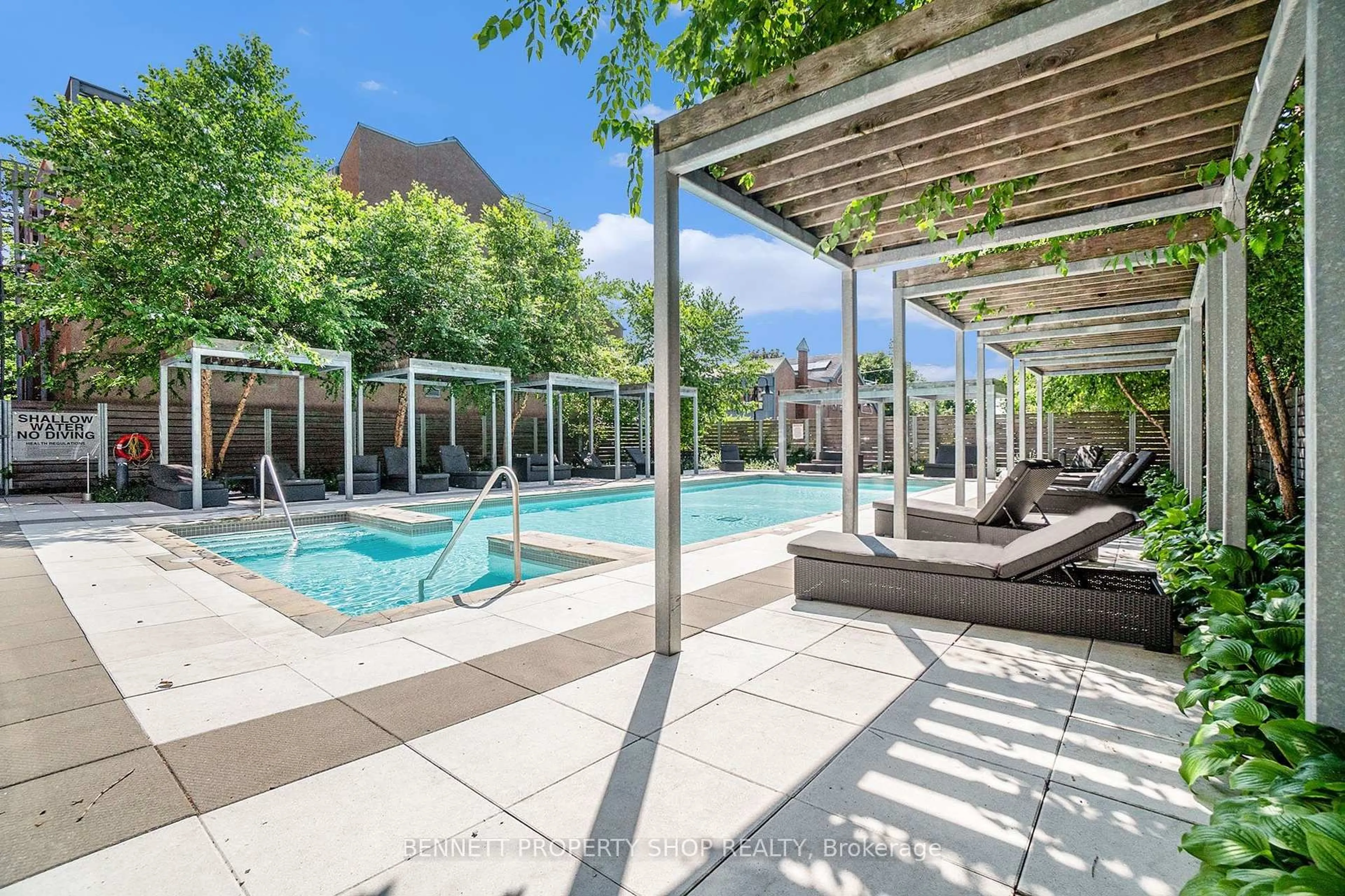 Pool for 360 McLeod St #507, Ottawa Ontario K2P 1A9