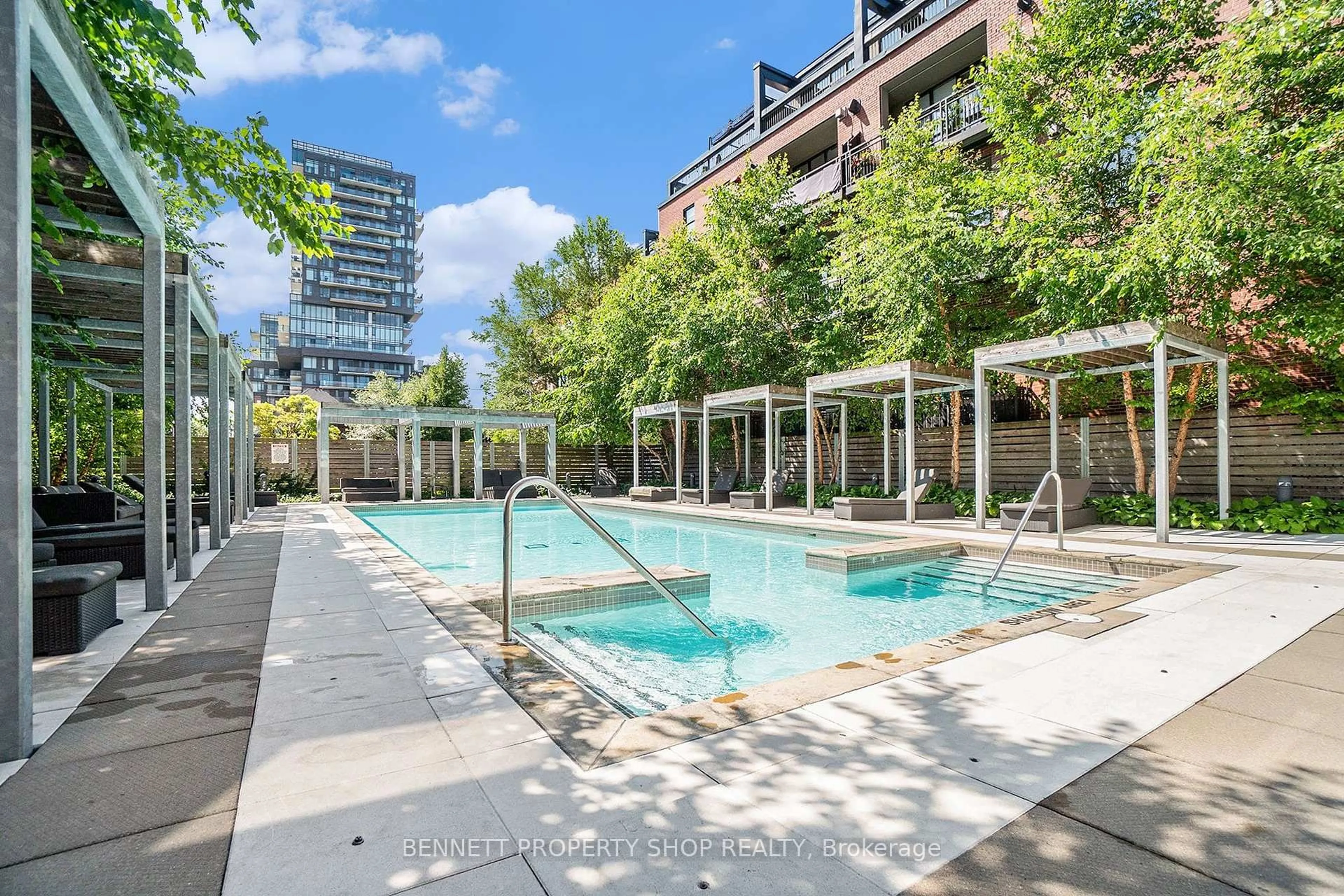 Pool for 360 McLeod St #507, Ottawa Ontario K2P 1A9