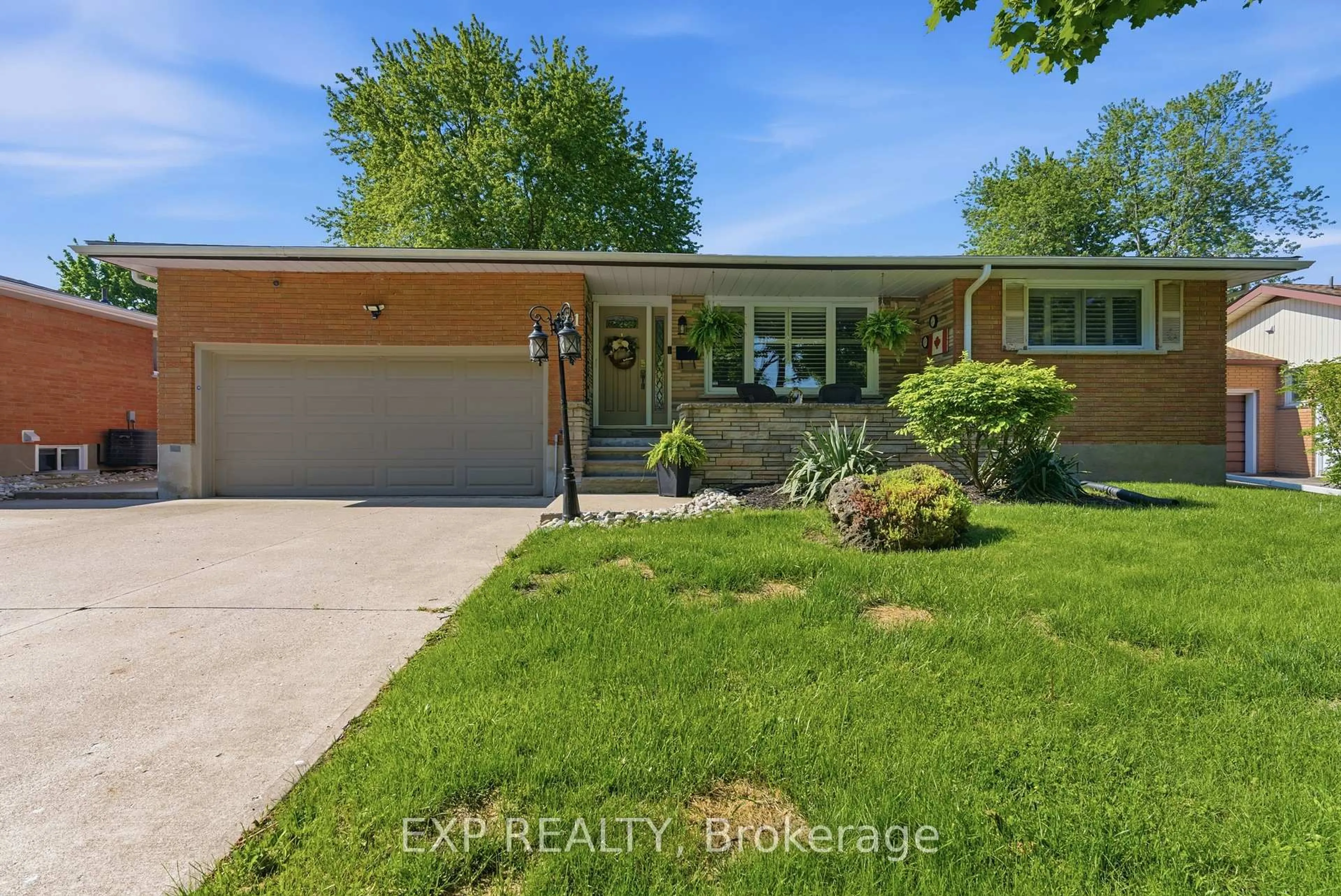 Unknown for 11 Martha Crt, Welland Ontario L3C 4N3