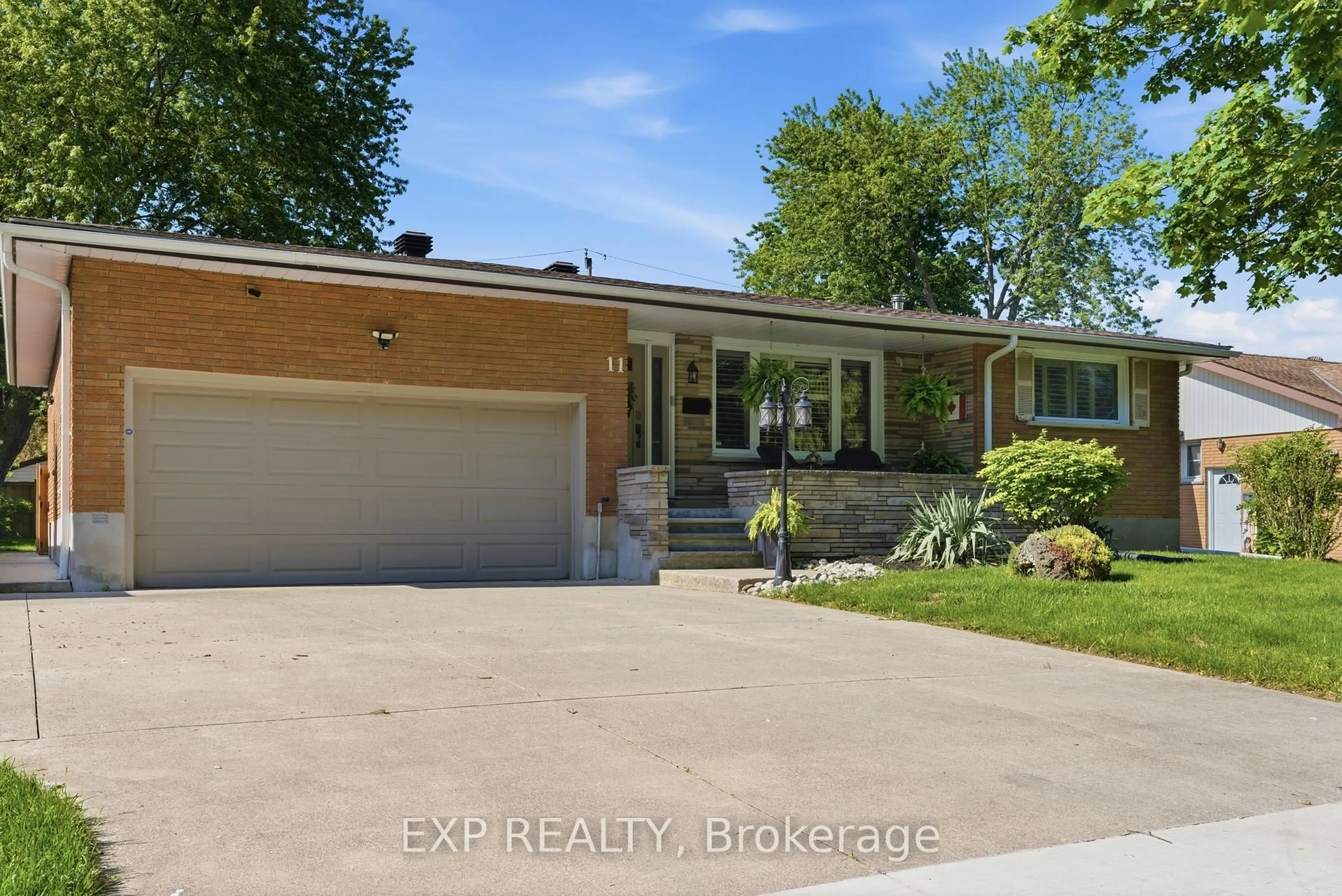 Unknown for 11 Martha Crt, Welland Ontario L3C 4N3