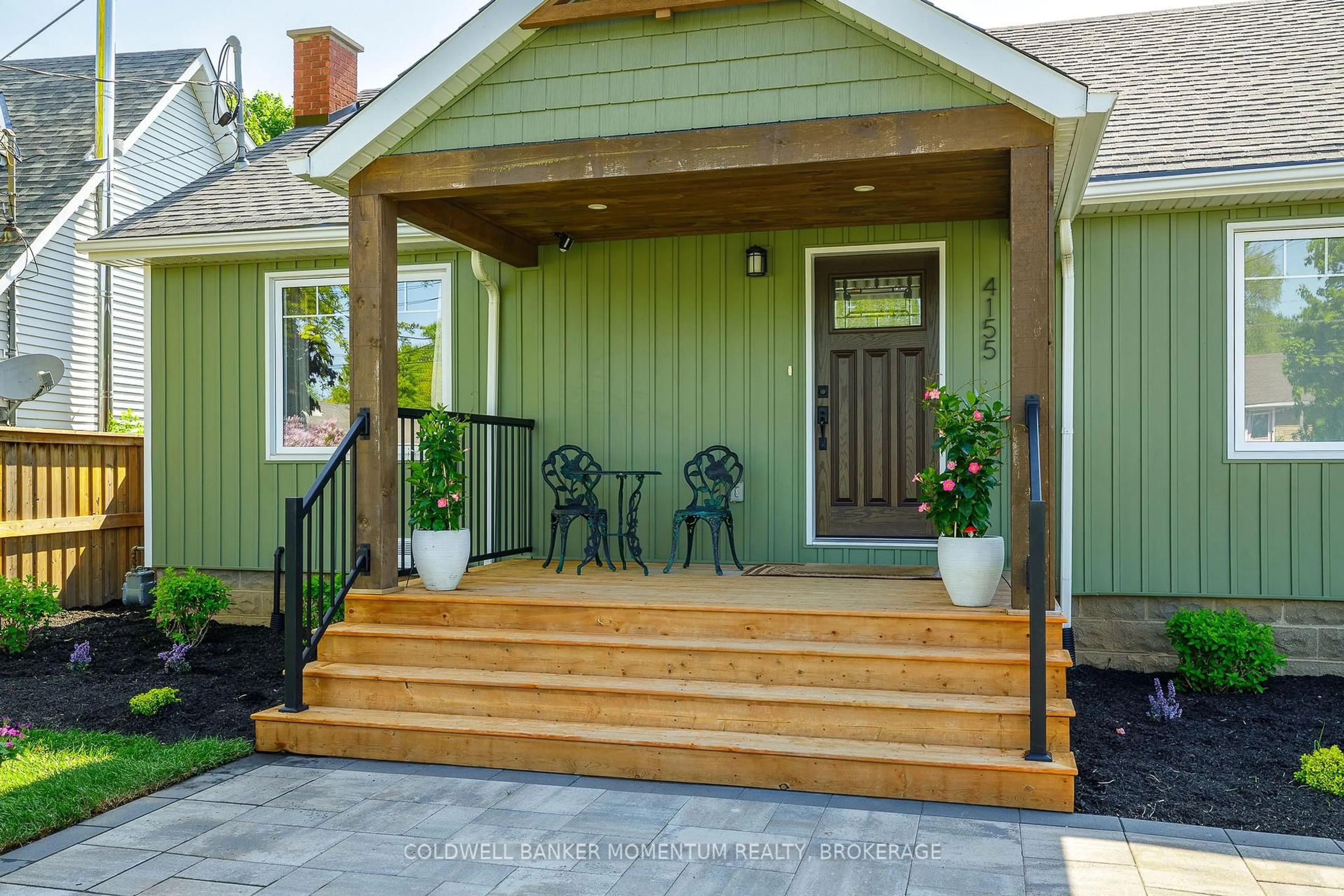 Indoor entryway for 4155 Mountain St, Lincoln Ontario L0R 1B7