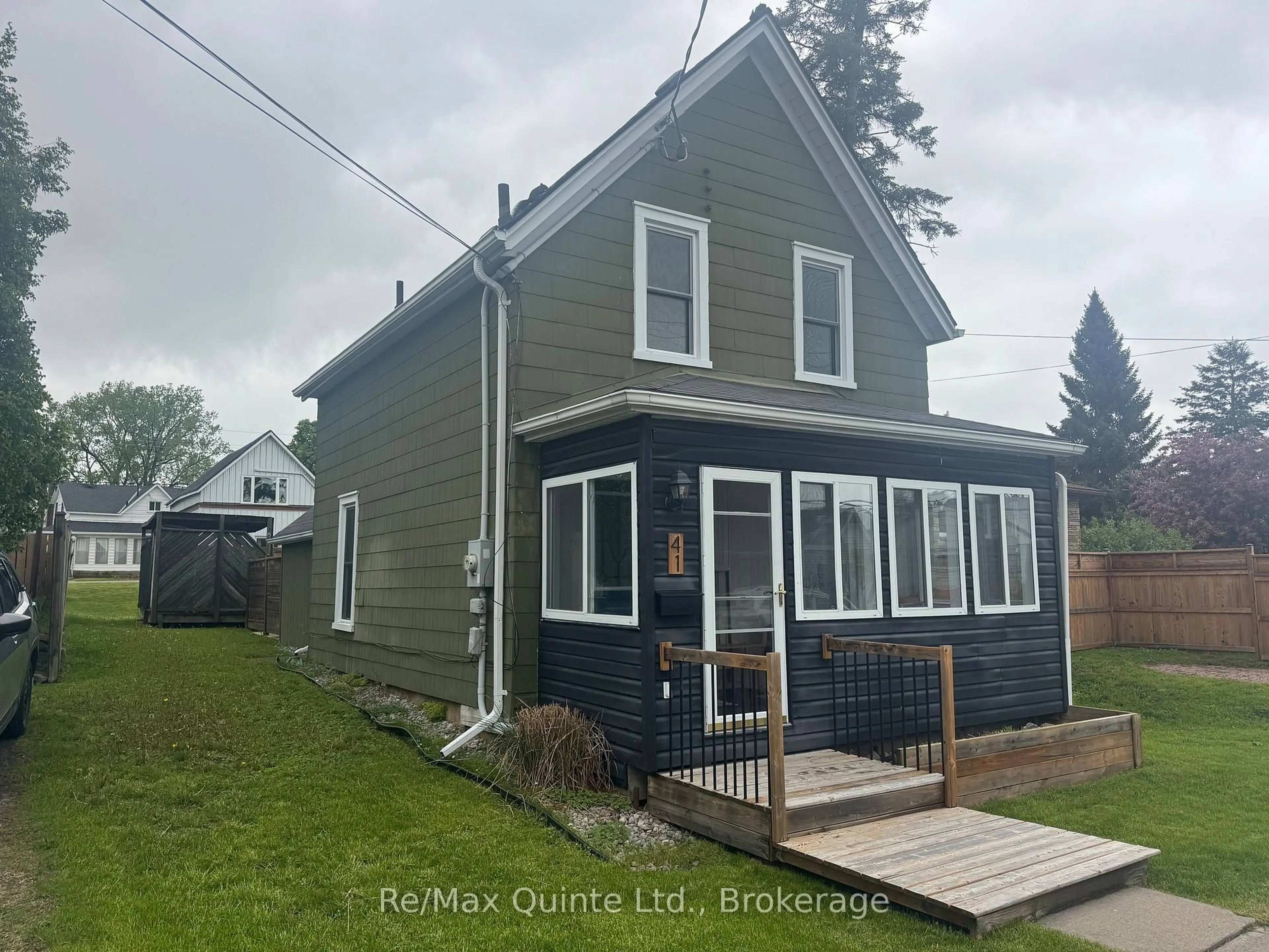 A pic from outside/outdoor area/front of a property/back of a property/a pic from drone, building for 41 Hill St, Prince Edward County Ontario K0K 2T0