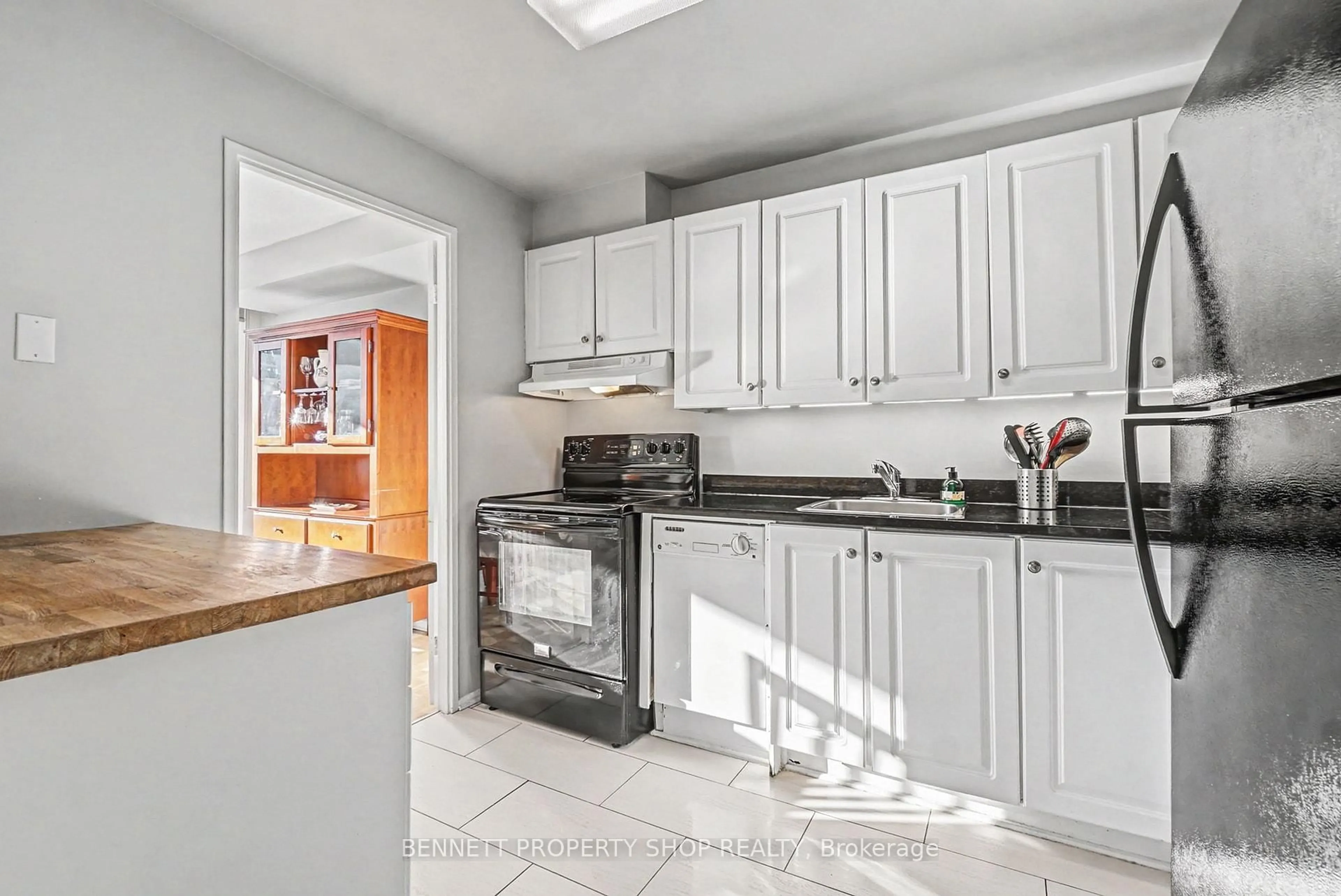 Standard kitchen, ceramic/tile floor for 2625 Regina St #409, Ottawa Ontario K2B 5W8