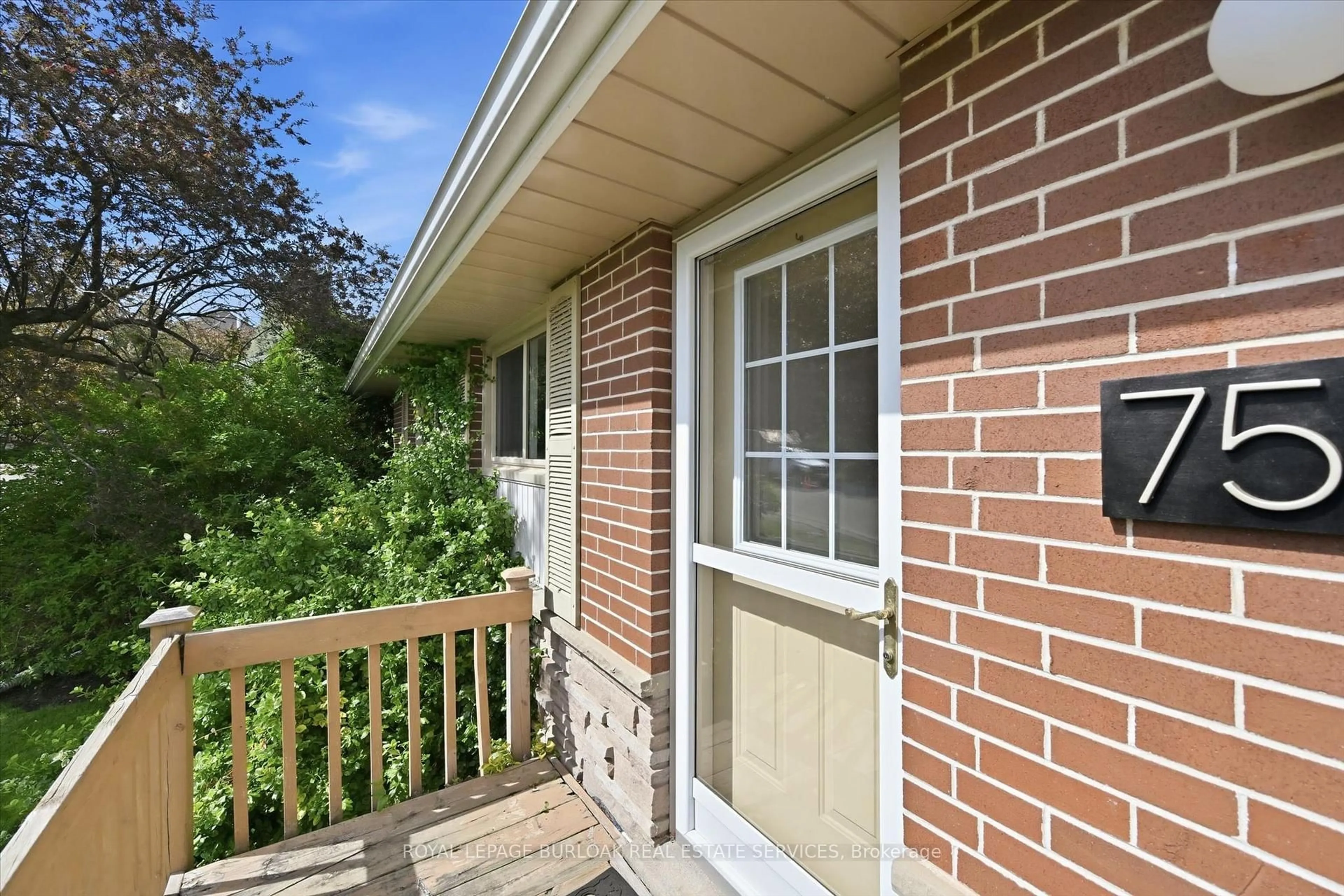 Home with brick exterior material, unknown for 75 Flamboro St, Hamilton Ontario L0R 2H0