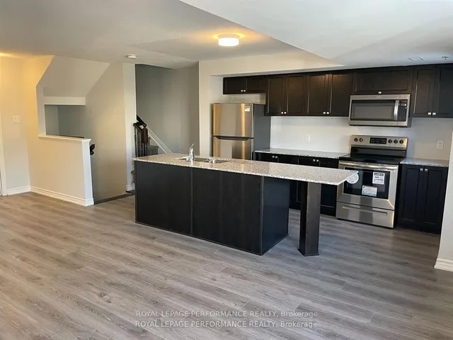 704 Kizis Private, Ottawa 4