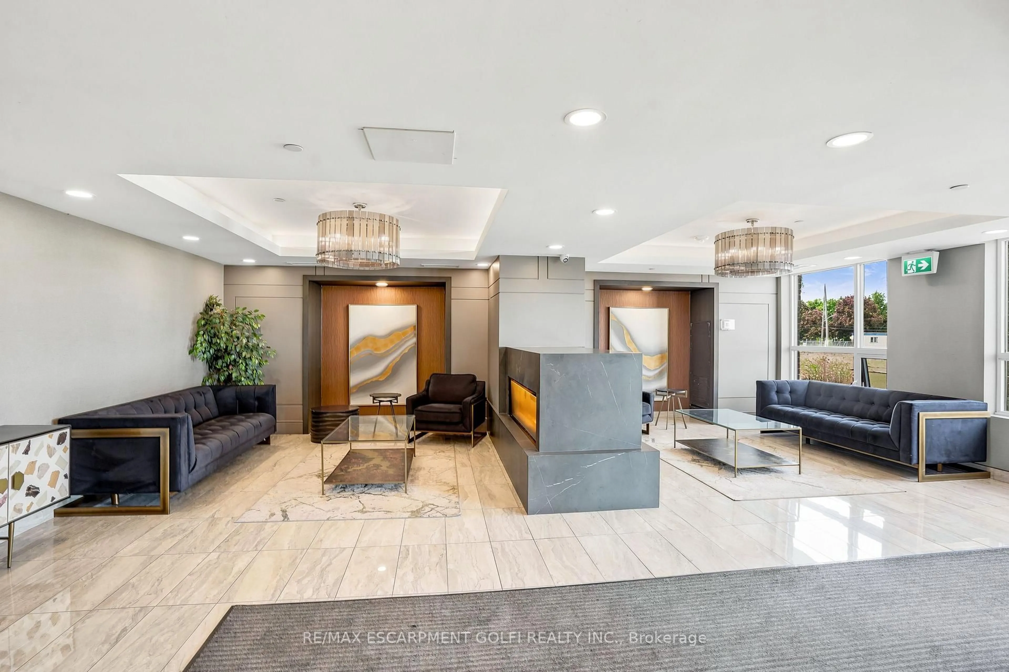 Lobby for 5055 Greenlane Rd #330, Lincoln Ontario L3J 2J3
