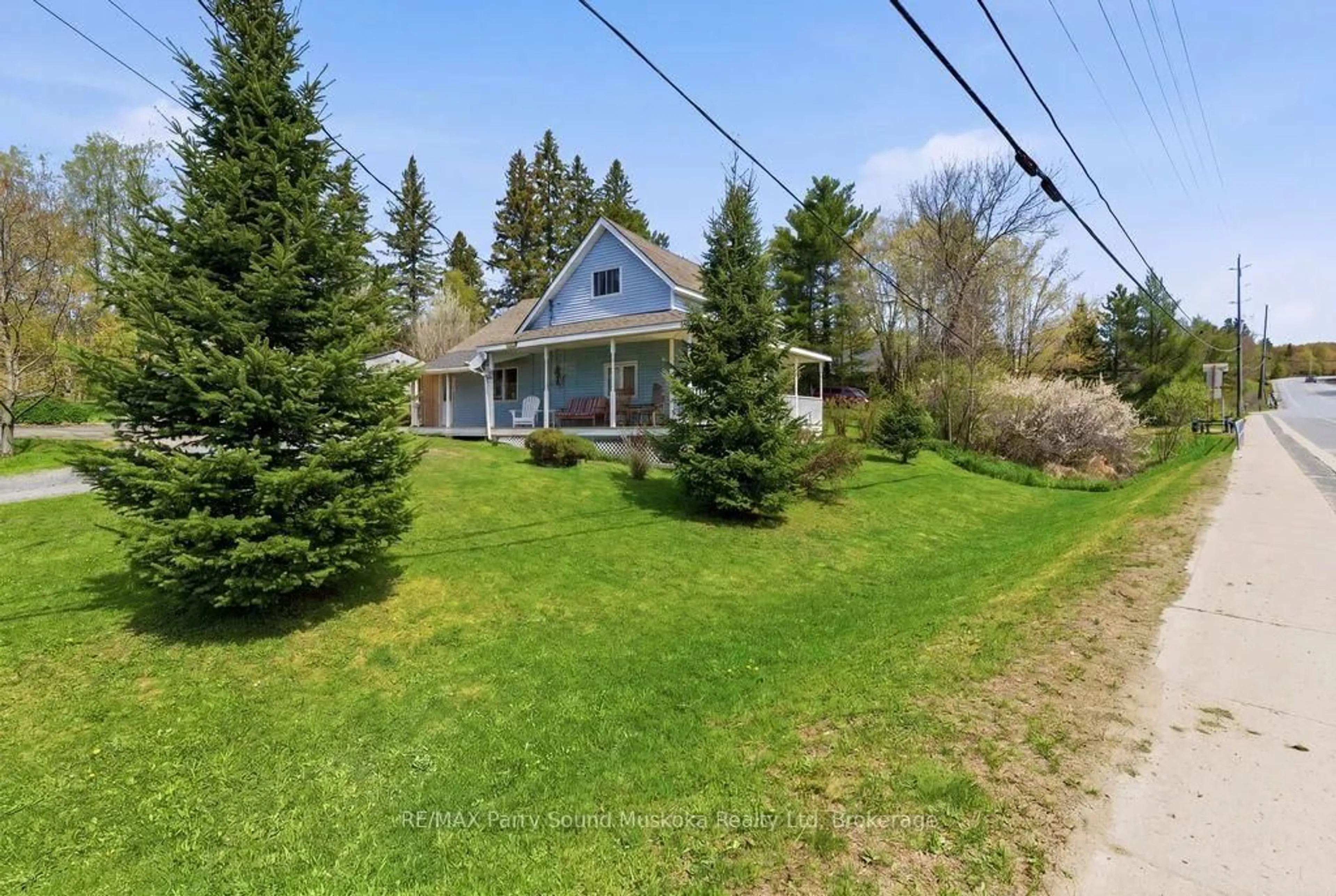 A pic from outside/outdoor area/front of a property/back of a property/a pic from drone, street for 1 Butler St, Whitestone Ontario P0A 1G0