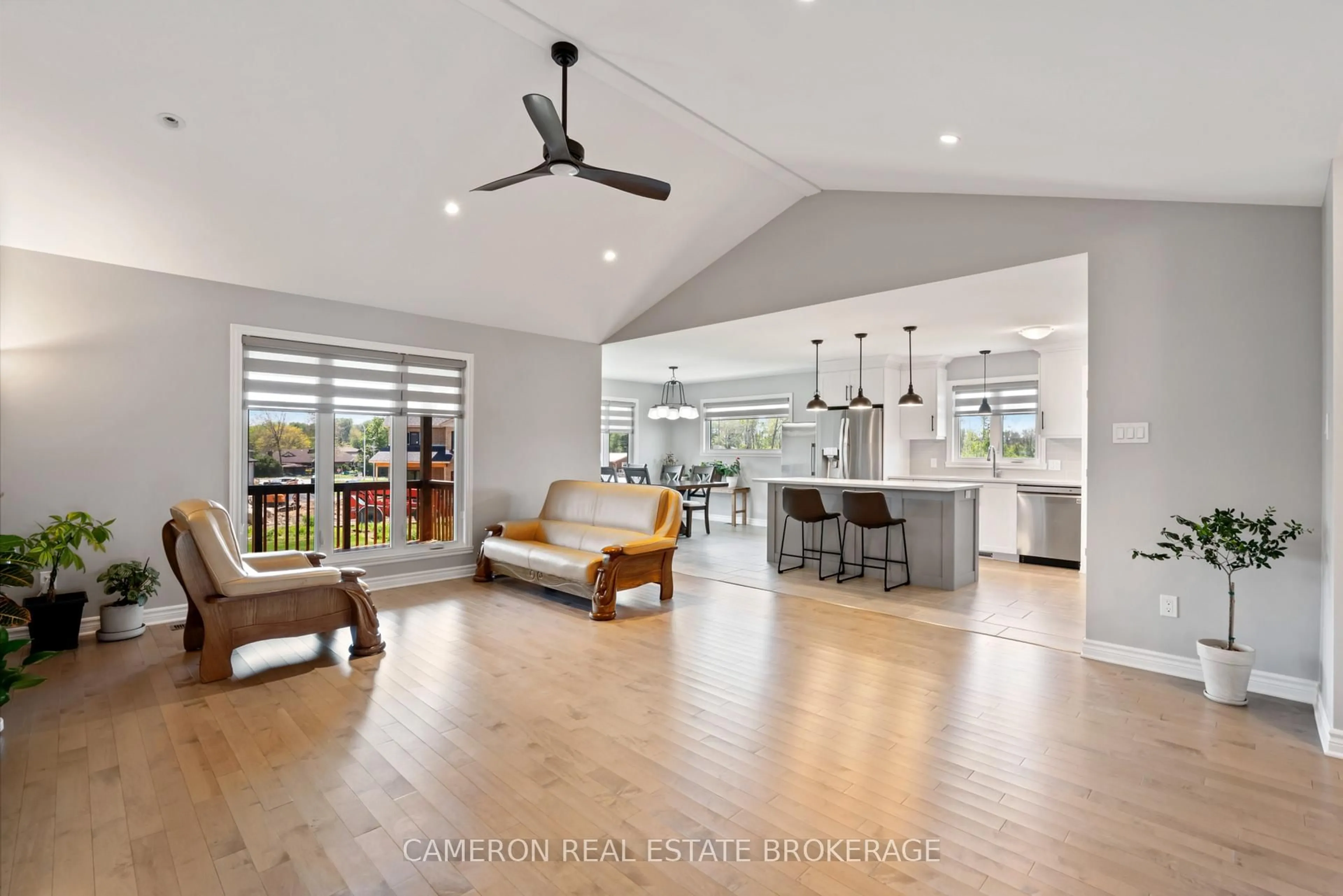 Open concept kitchen, unknown for 1640 Oxbridge Dr, Cornwall Ontario K6J 0B8