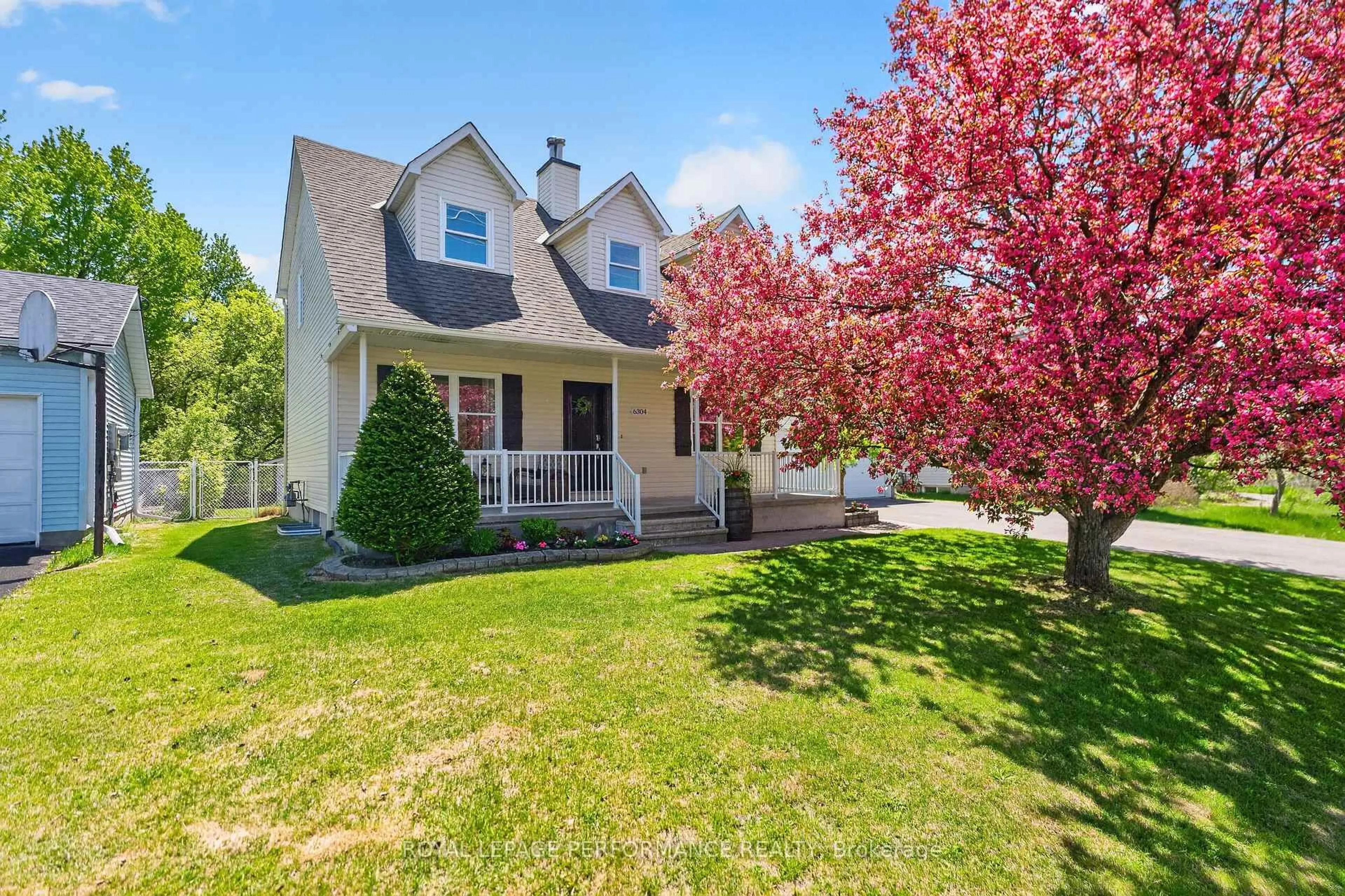 Home with vinyl exterior material, street for 6304 Fernbank Rd, Stittsville Ontario K2S 1X5