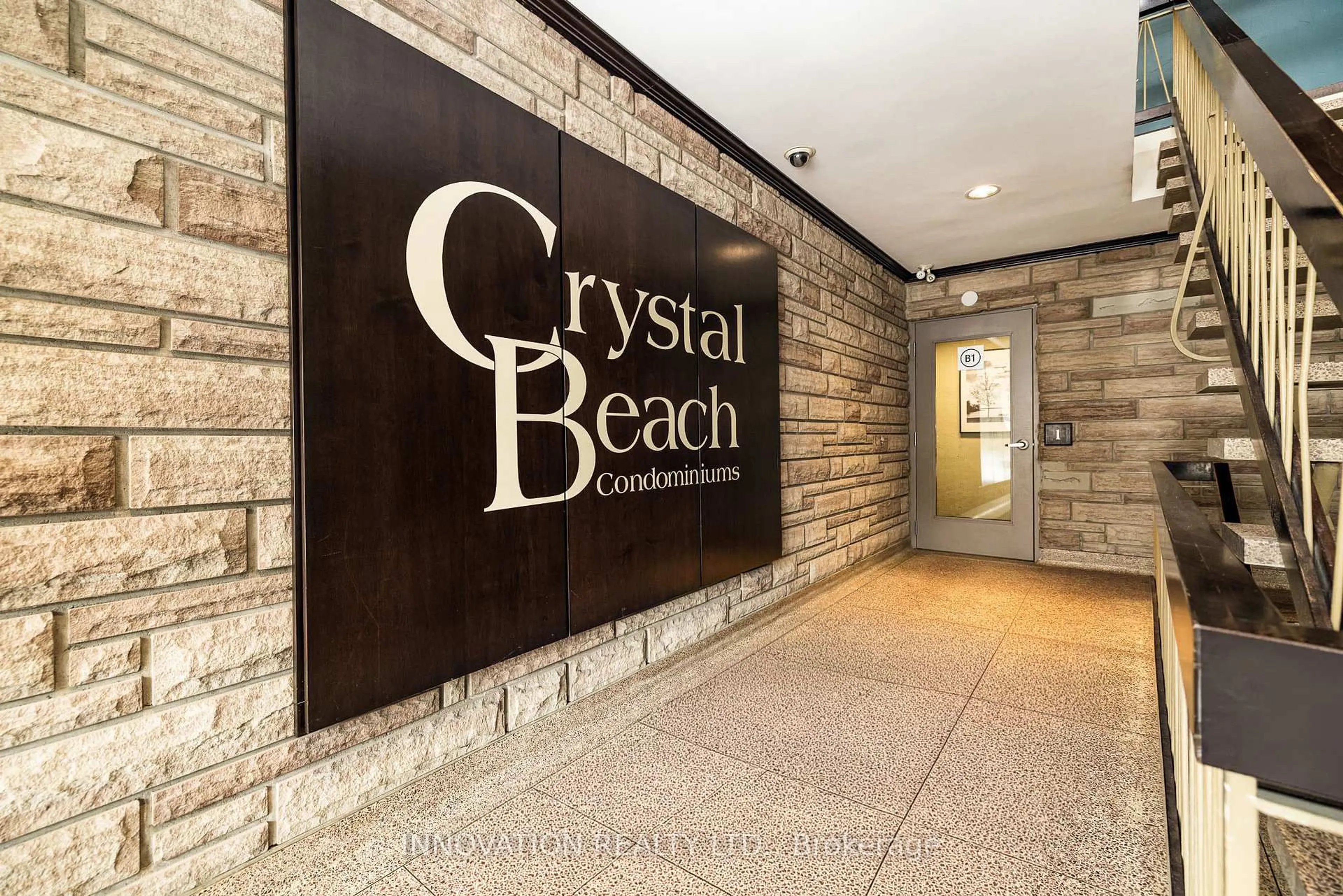 Indoor foyer for 12 Corkstown Rd #224, Ottawa Ontario K2H 5B3
