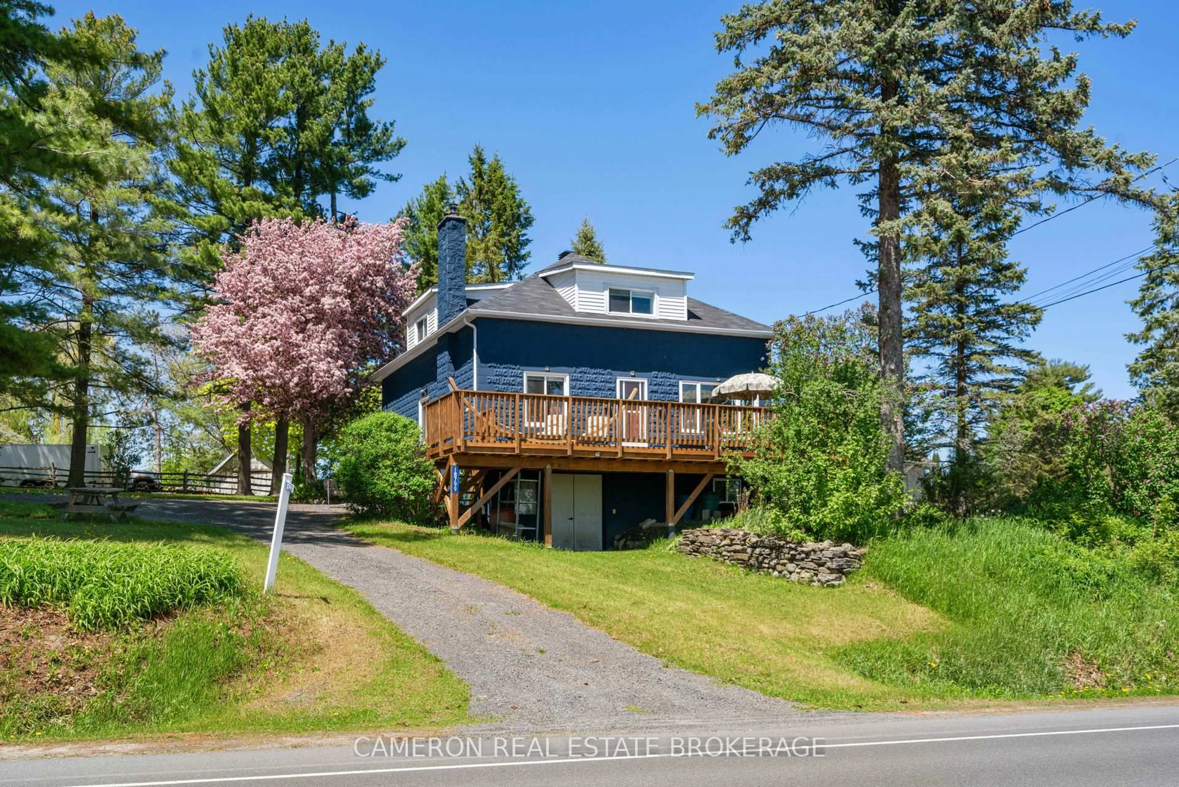 A pic from outside/outdoor area/front of a property/back of a property/a pic from drone, water/lake/river/ocean view for 18799 County 2 Rd, South Glengarry Ontario K6H 5R5