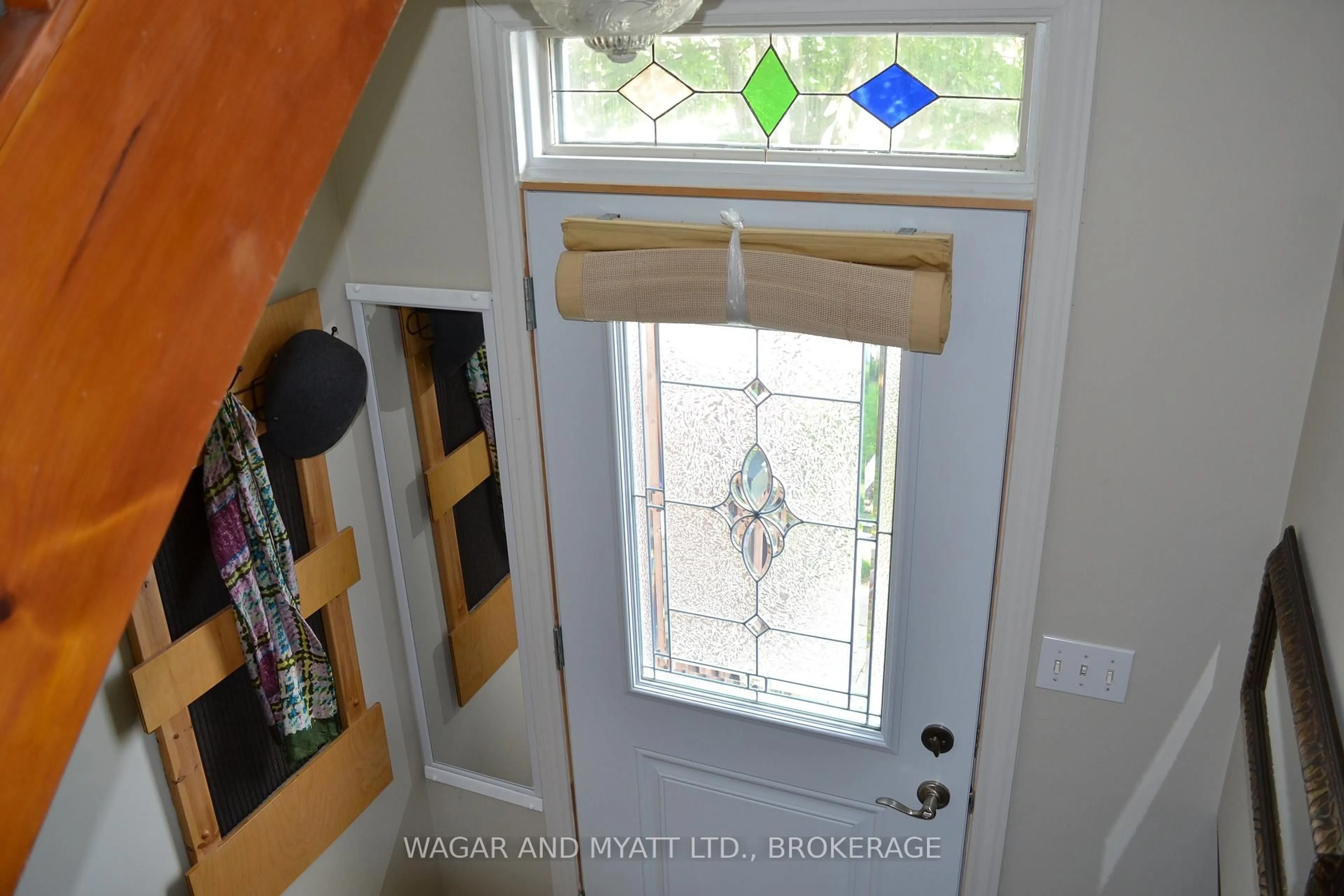 Indoor entryway for 31 Meadow Lane, Greater Napanee Ontario K7R 3R8