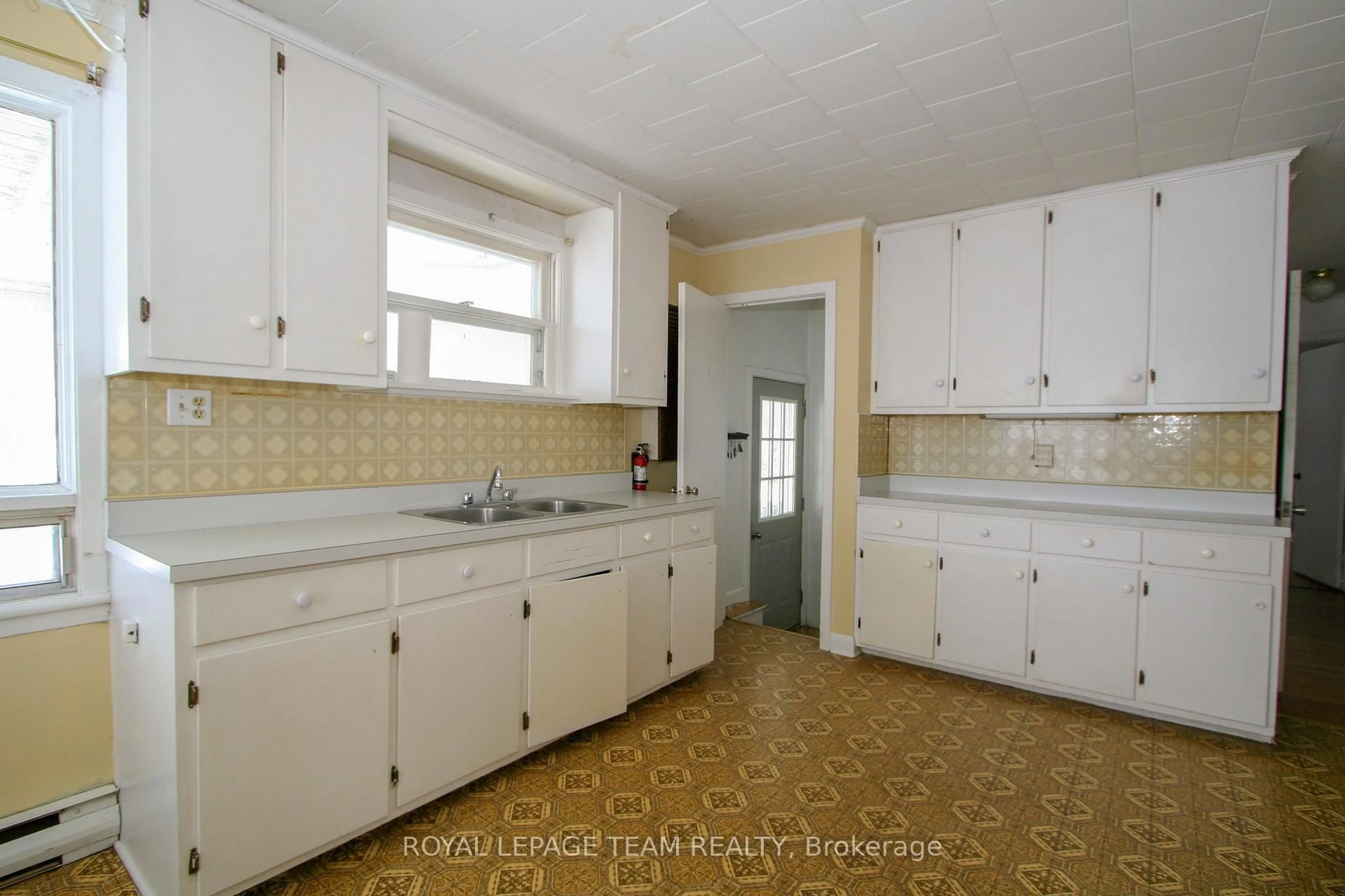 Standard kitchen, unknown for 9 COCKBURN St, North Stormont Ontario K0C 1G0
