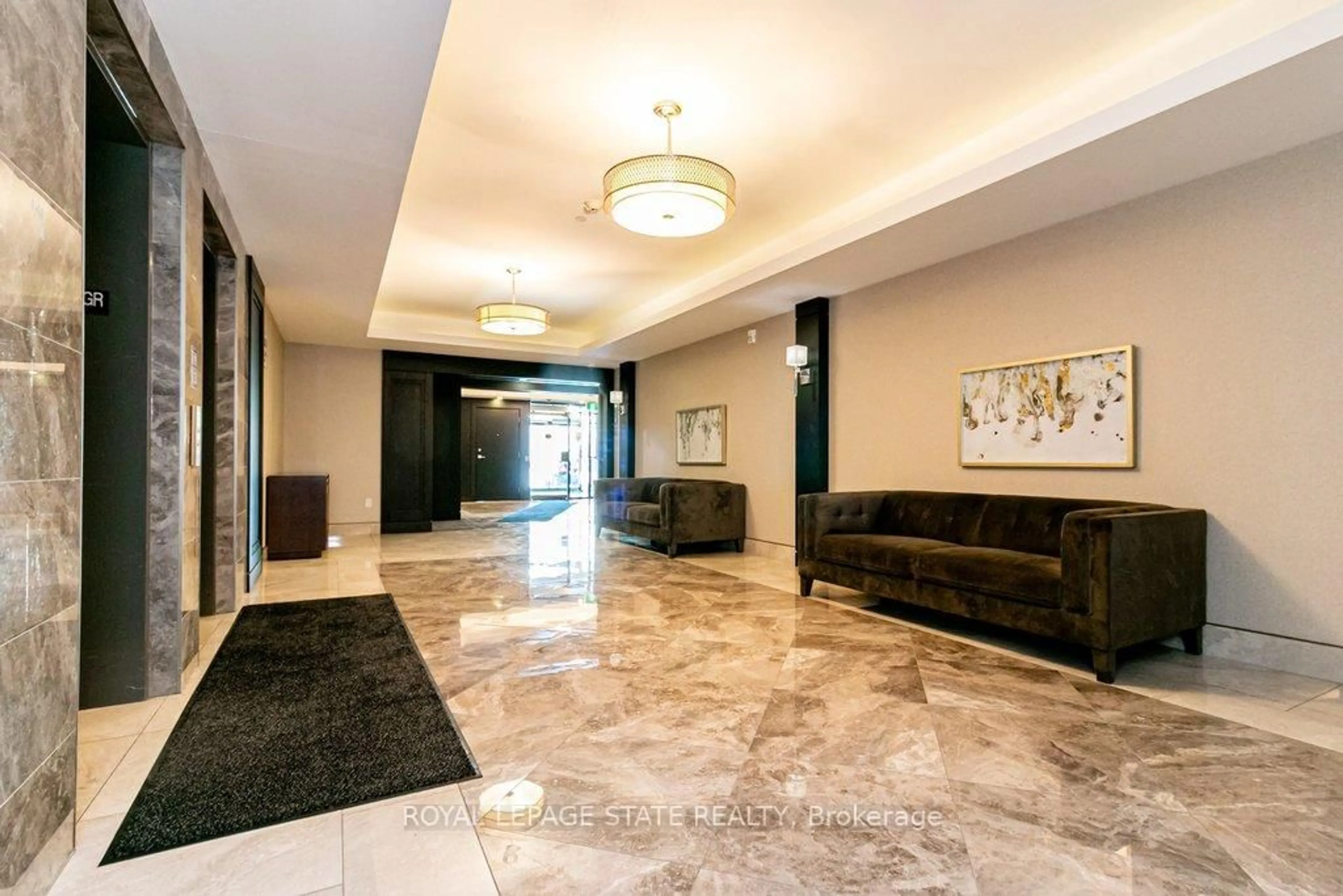 Lobby for 101 Shoreview Pl #631, Hamilton Ontario L8E 0K2