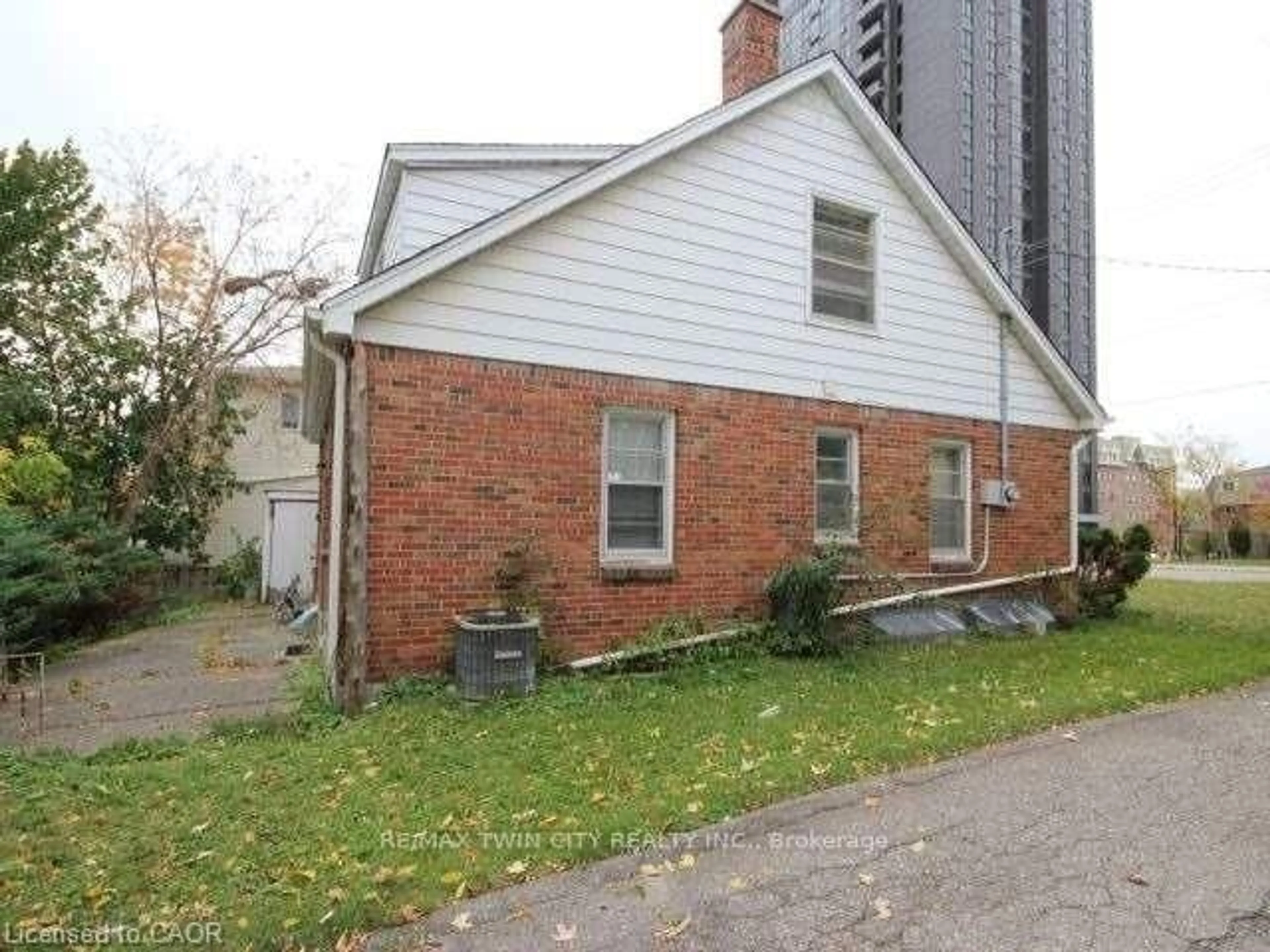 Home with brick exterior material, street for 342 King St N St, Waterloo Ontario N2J 2Z2