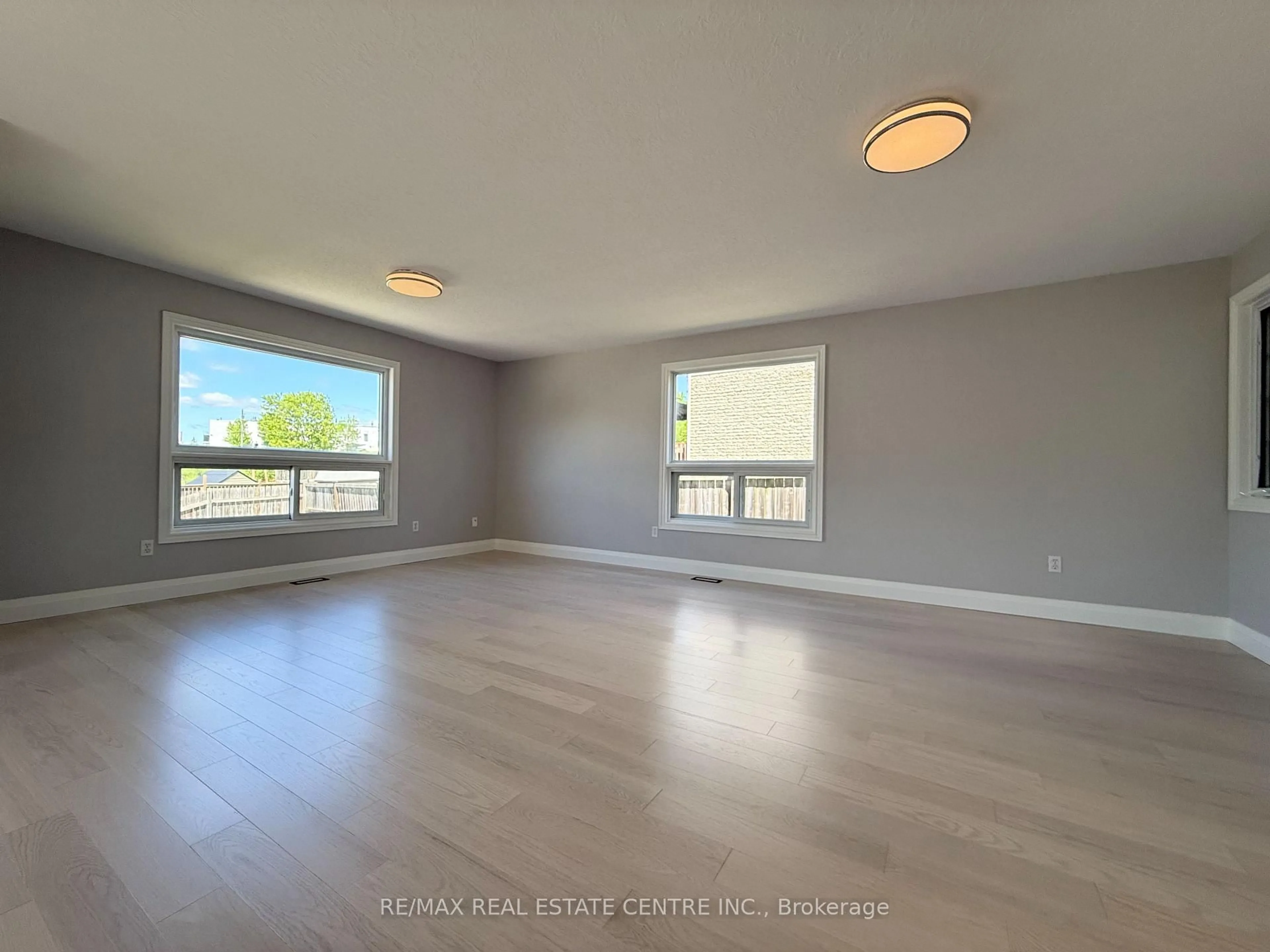 A pic of a room for 125 Flaherty Dr, Guelph Ontario N1K 1Y6