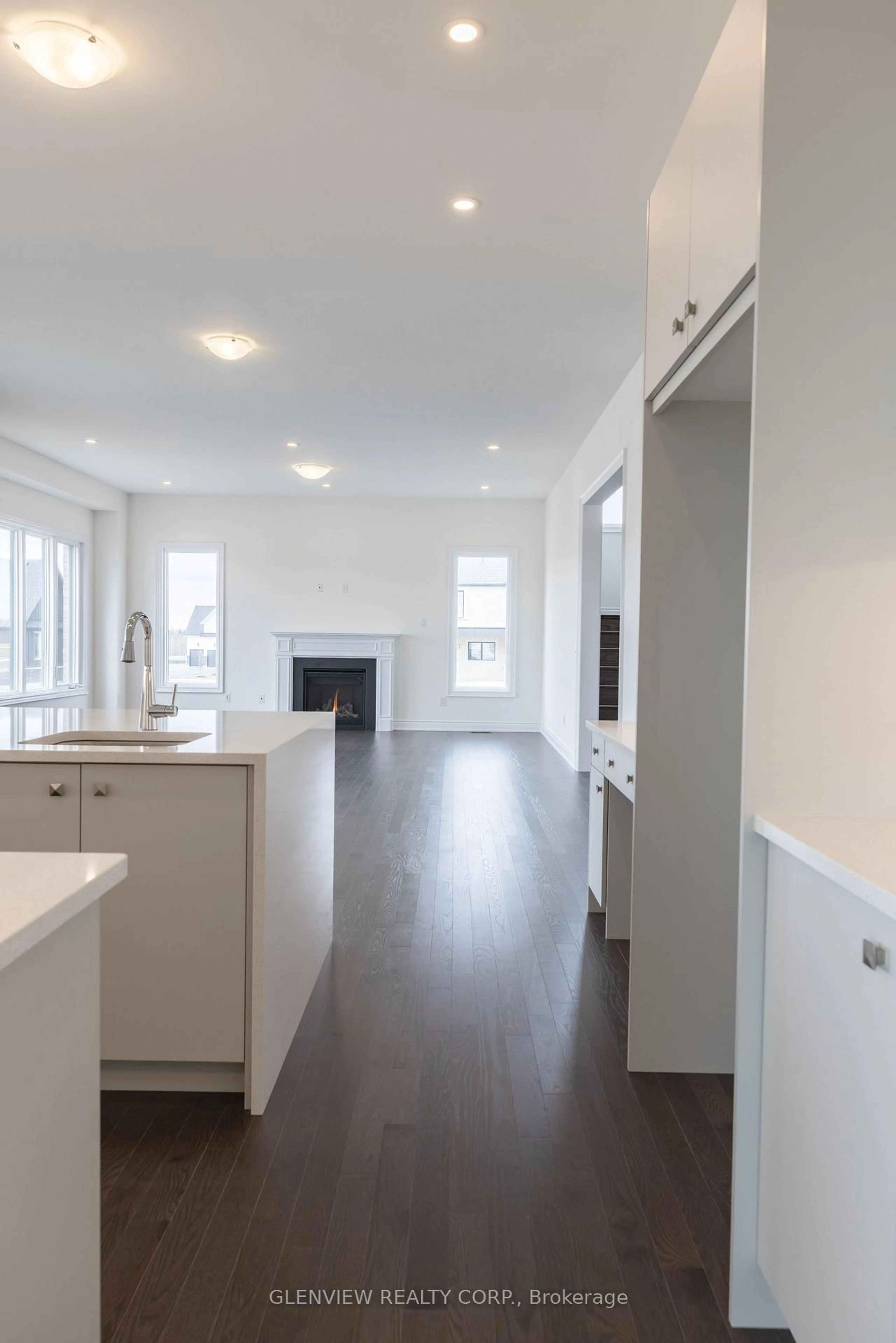 Open concept kitchen, unknown for 30 Ewing Way, Amaranth Ontario L9W 7V6