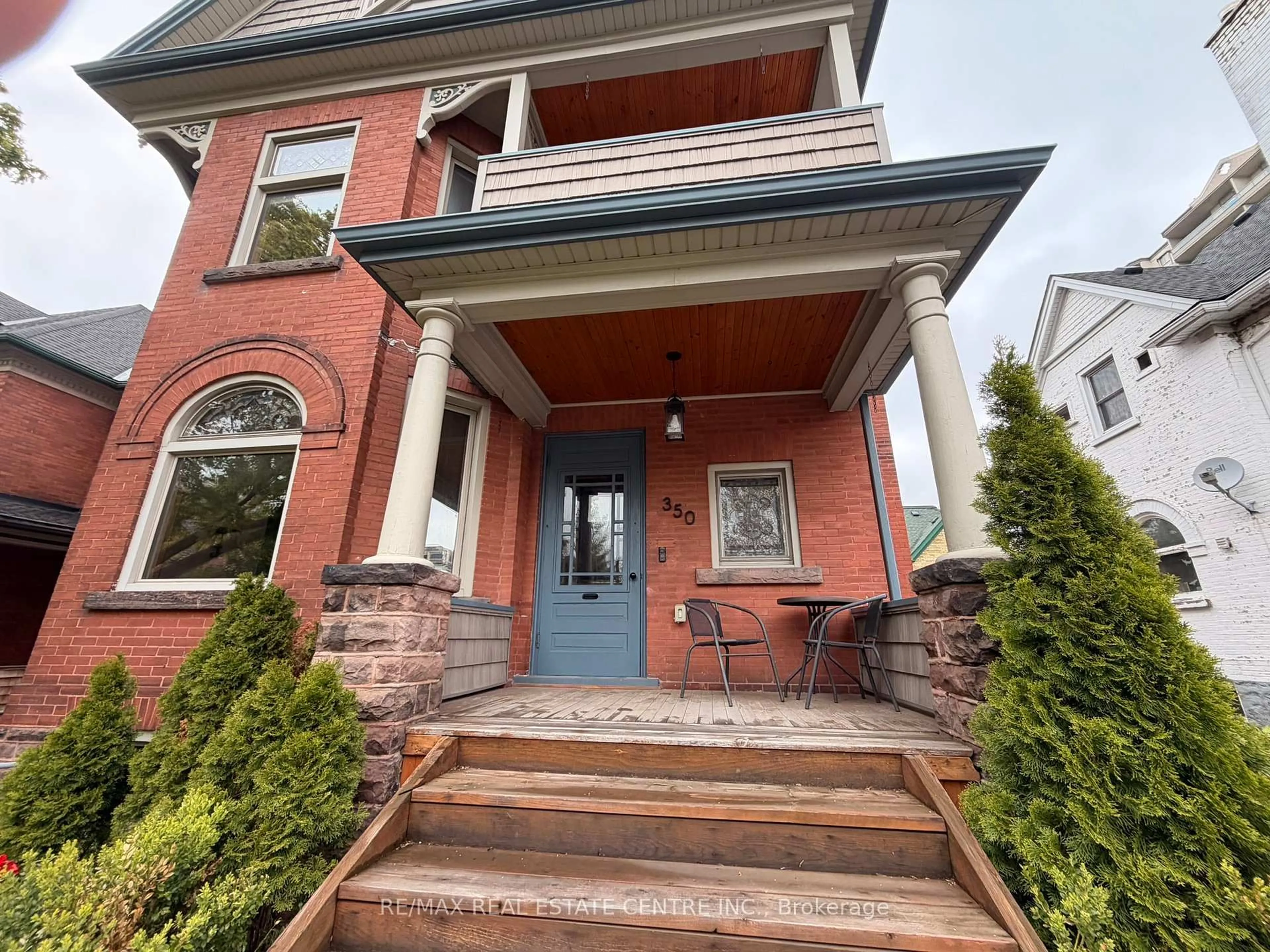 Home with brick exterior material, street for 350 Queen St, Kitchener Ontario N2G 1W7
