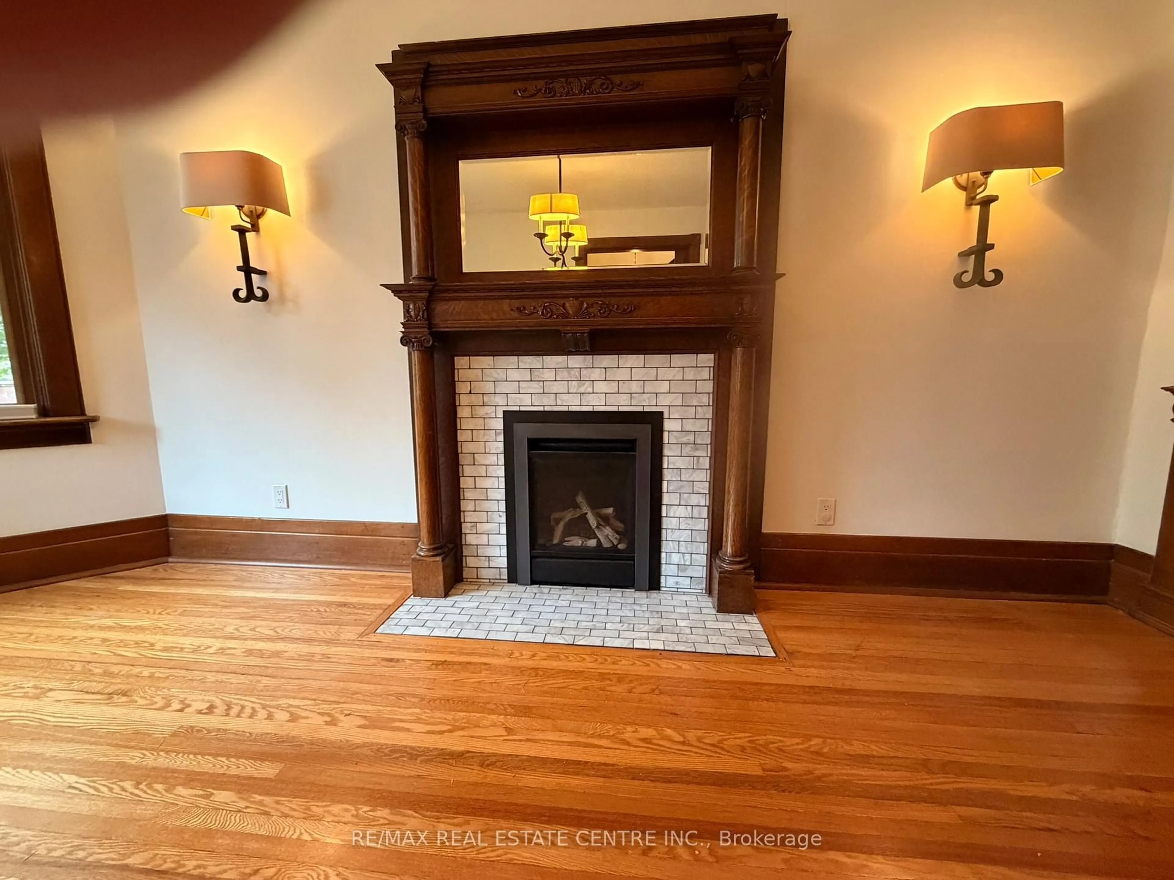 A pic of a room for 350 Queen St, Kitchener Ontario N2G 1W7