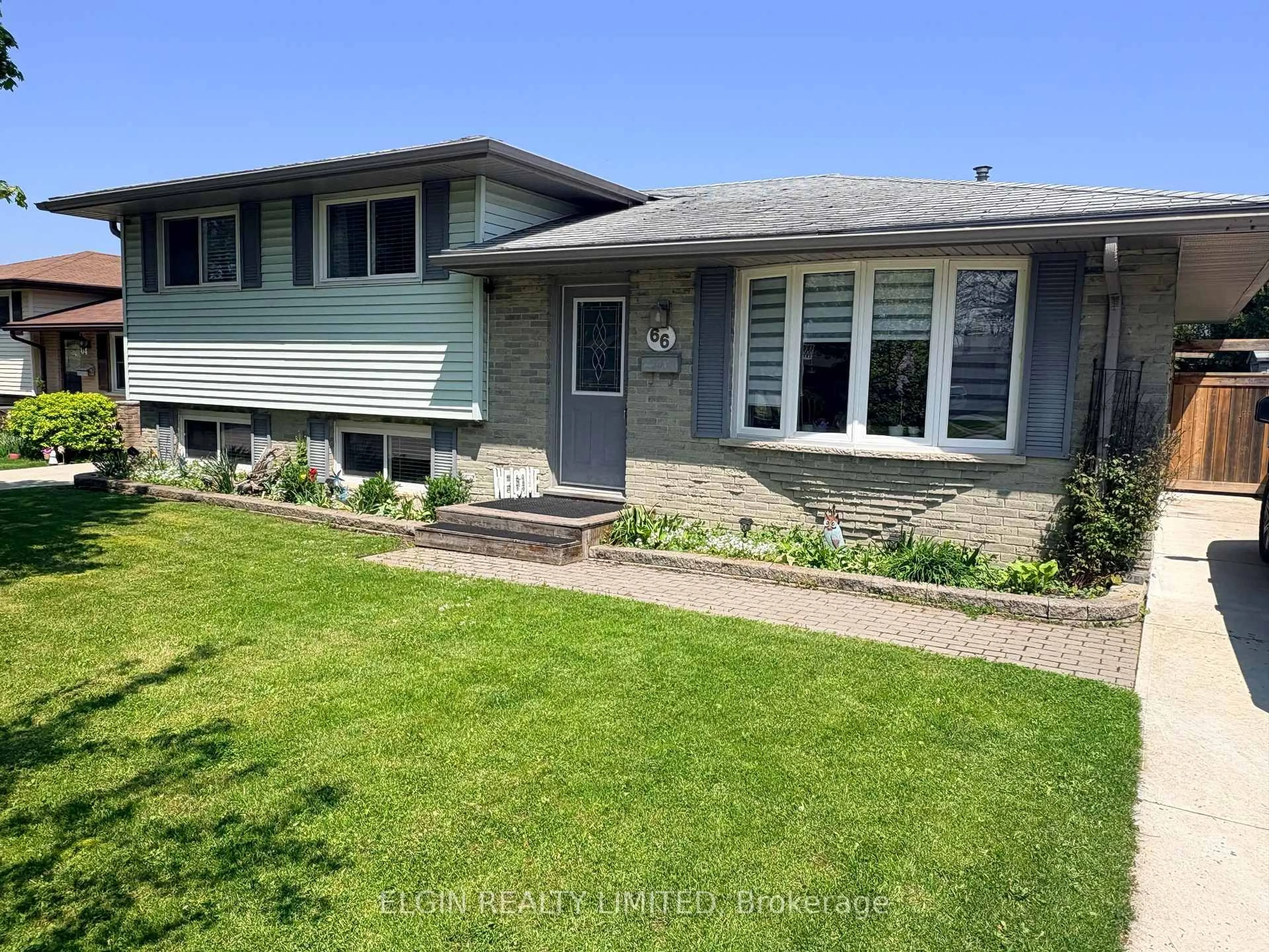 Home with vinyl exterior material, street for 66 Aldborough Ave, St. Thomas Ontario N5R 5H2