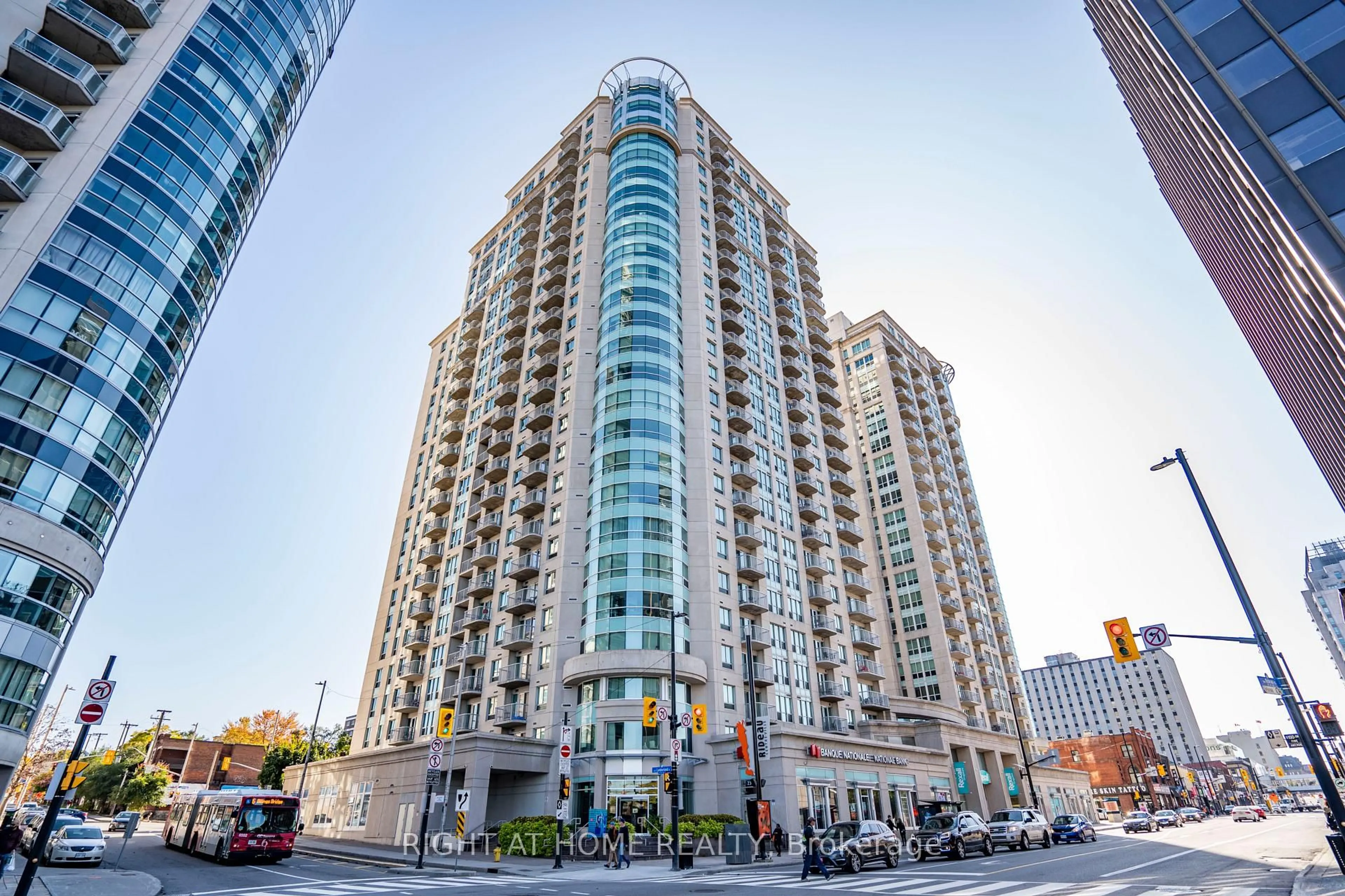 Unknown for 234 Rideau St #1805, Ottawa Ontario K1V 0A9