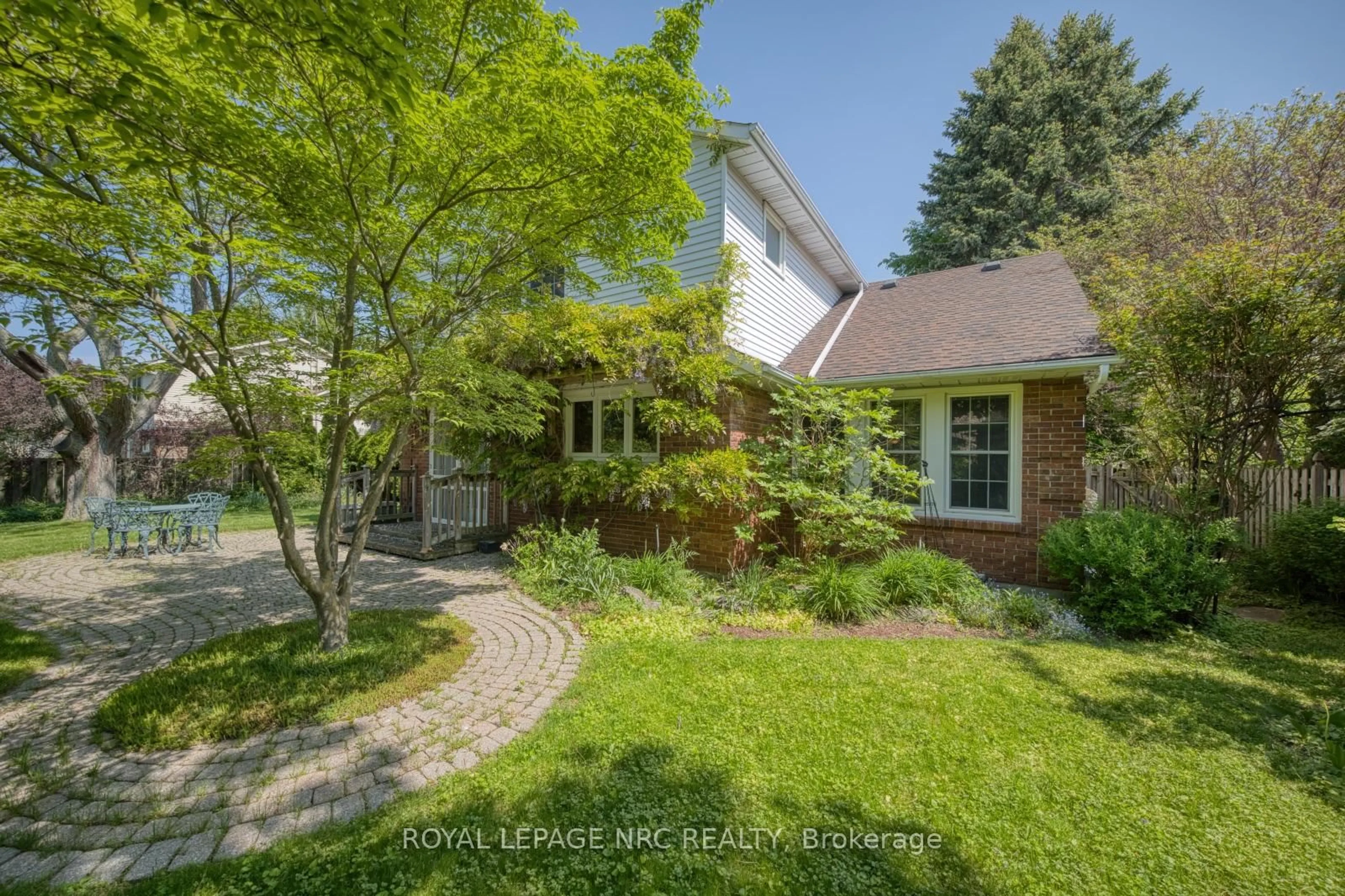 Unknown for 35 Garrison Village Dr, Niagara-on-the-Lake Ontario L0S 1J0