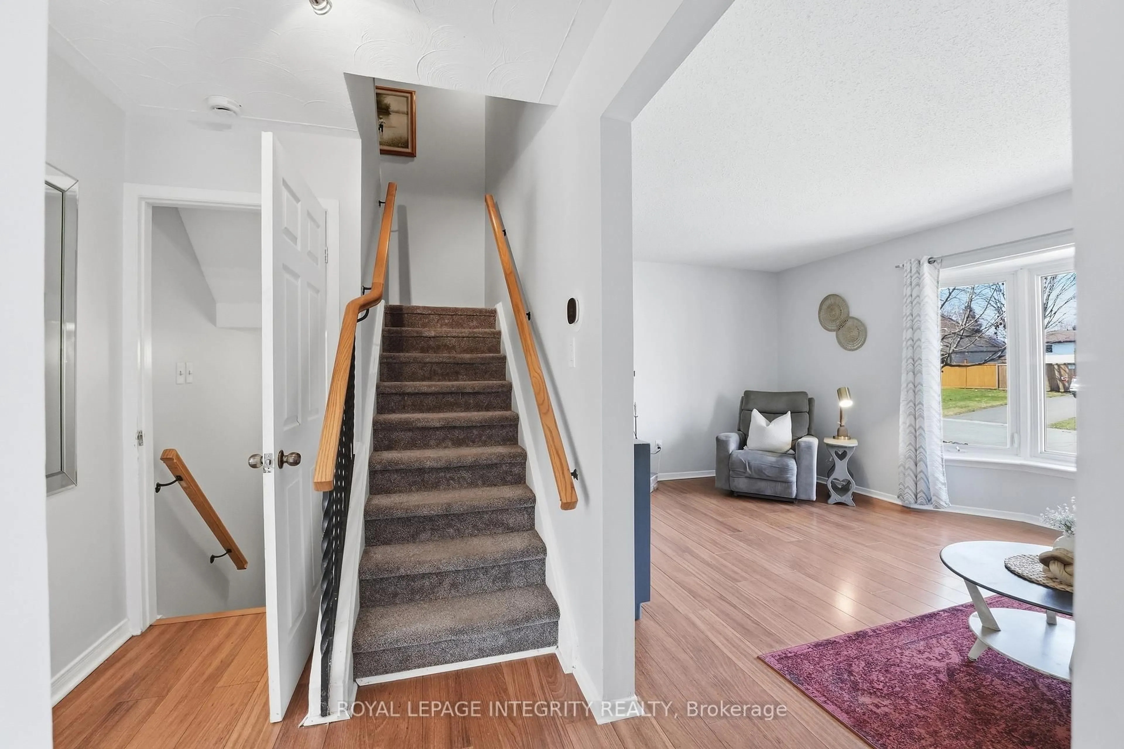 Unknown for 776 Vinette Cres, Ottawa Ontario K1E 1W9