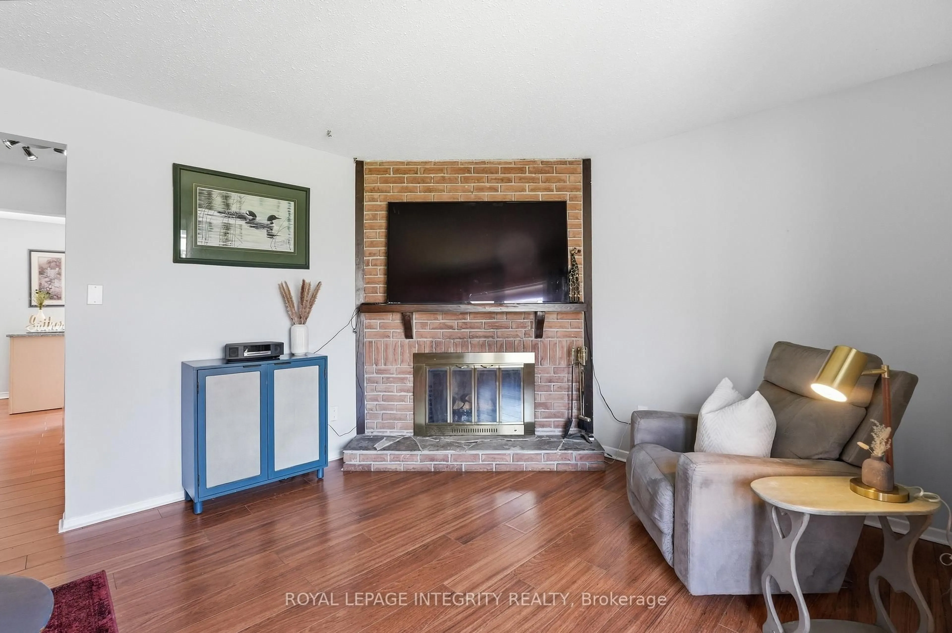 Living room with furniture, unknown for 776 Vinette Cres, Ottawa Ontario K1E 1W9