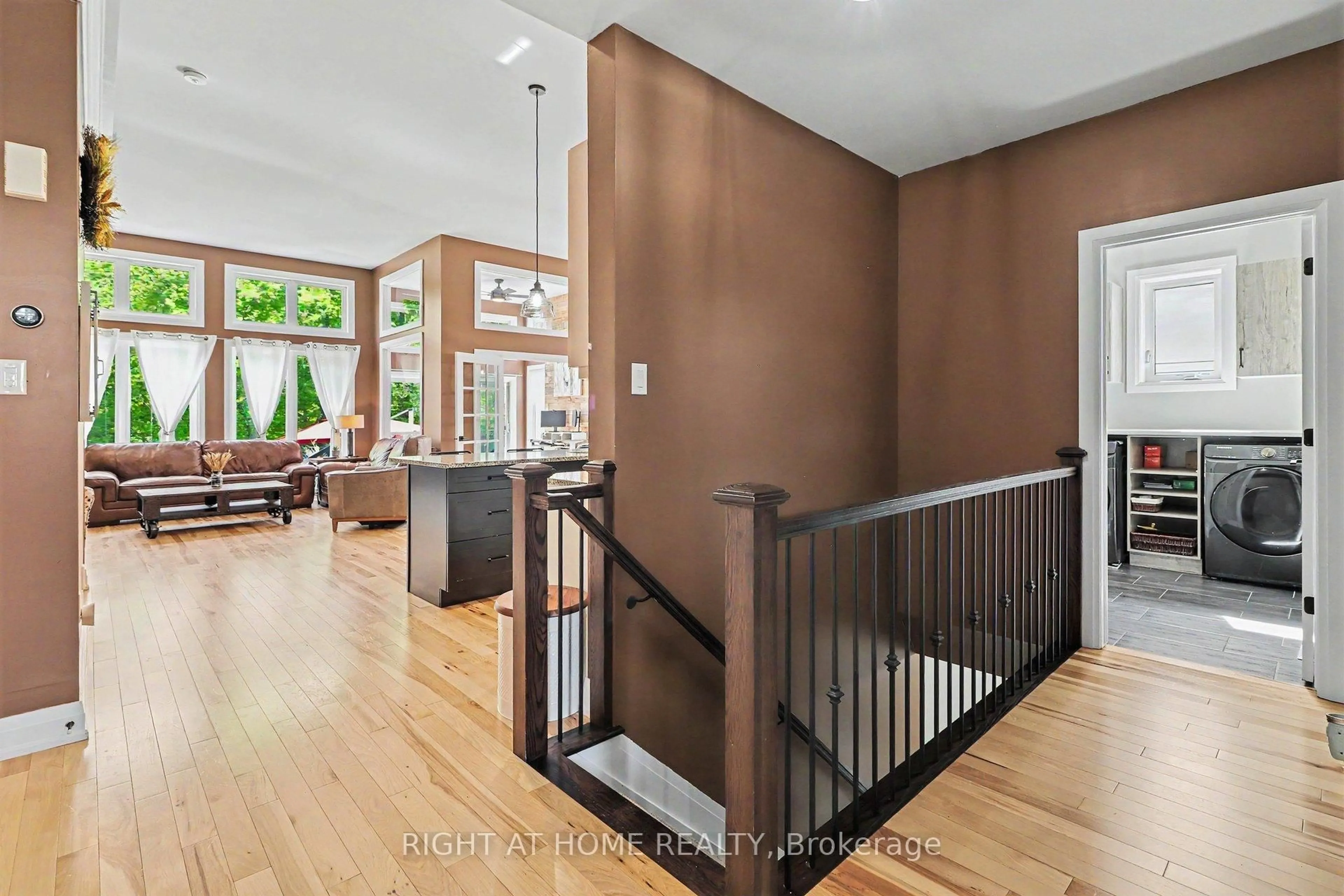 Indoor entryway for 766 Rue Du Rivage St, Clarence-Rockland Ontario K4K 0K8